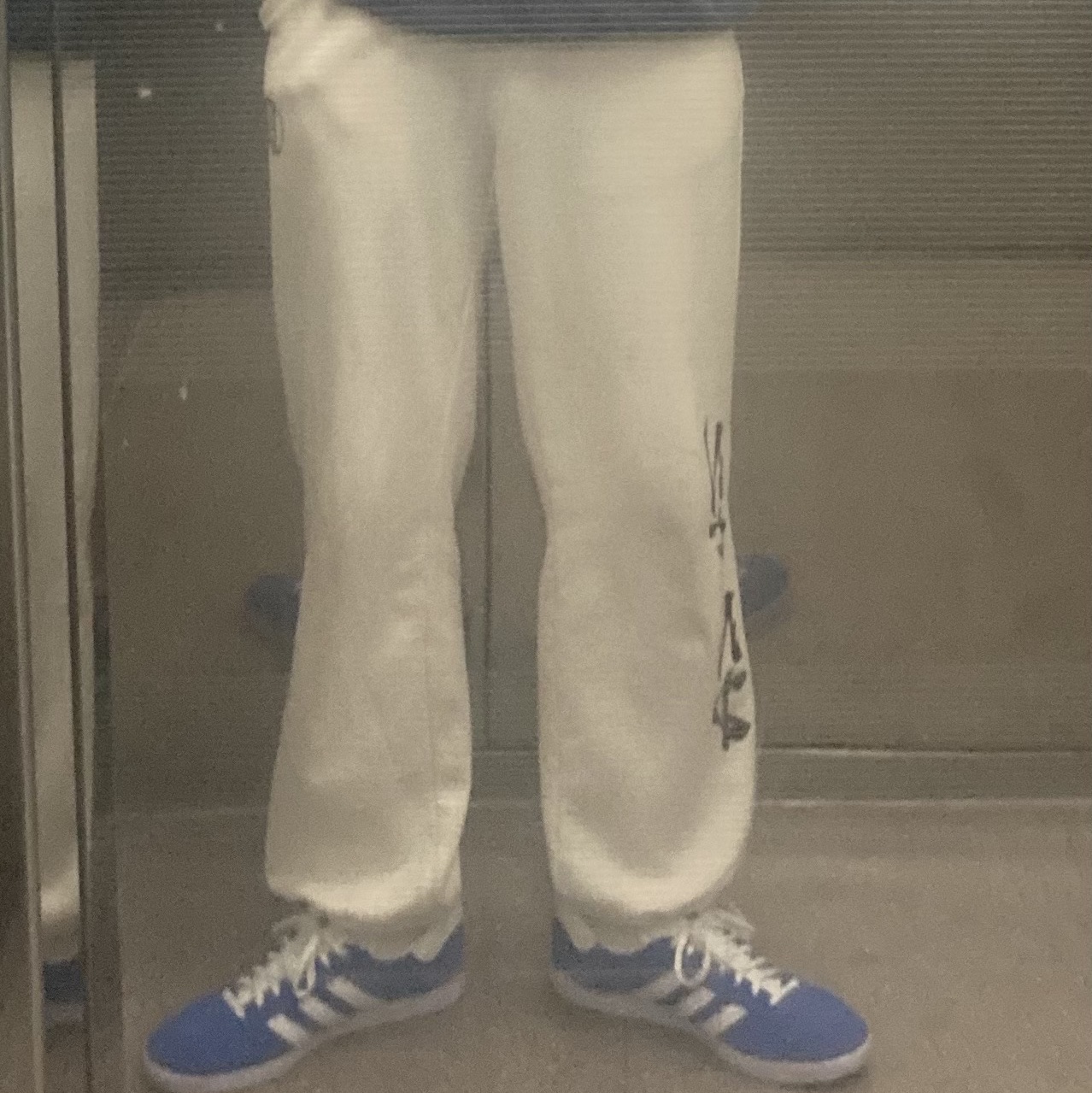 Adidas Gazelle Blue 착용 스타일 - 1