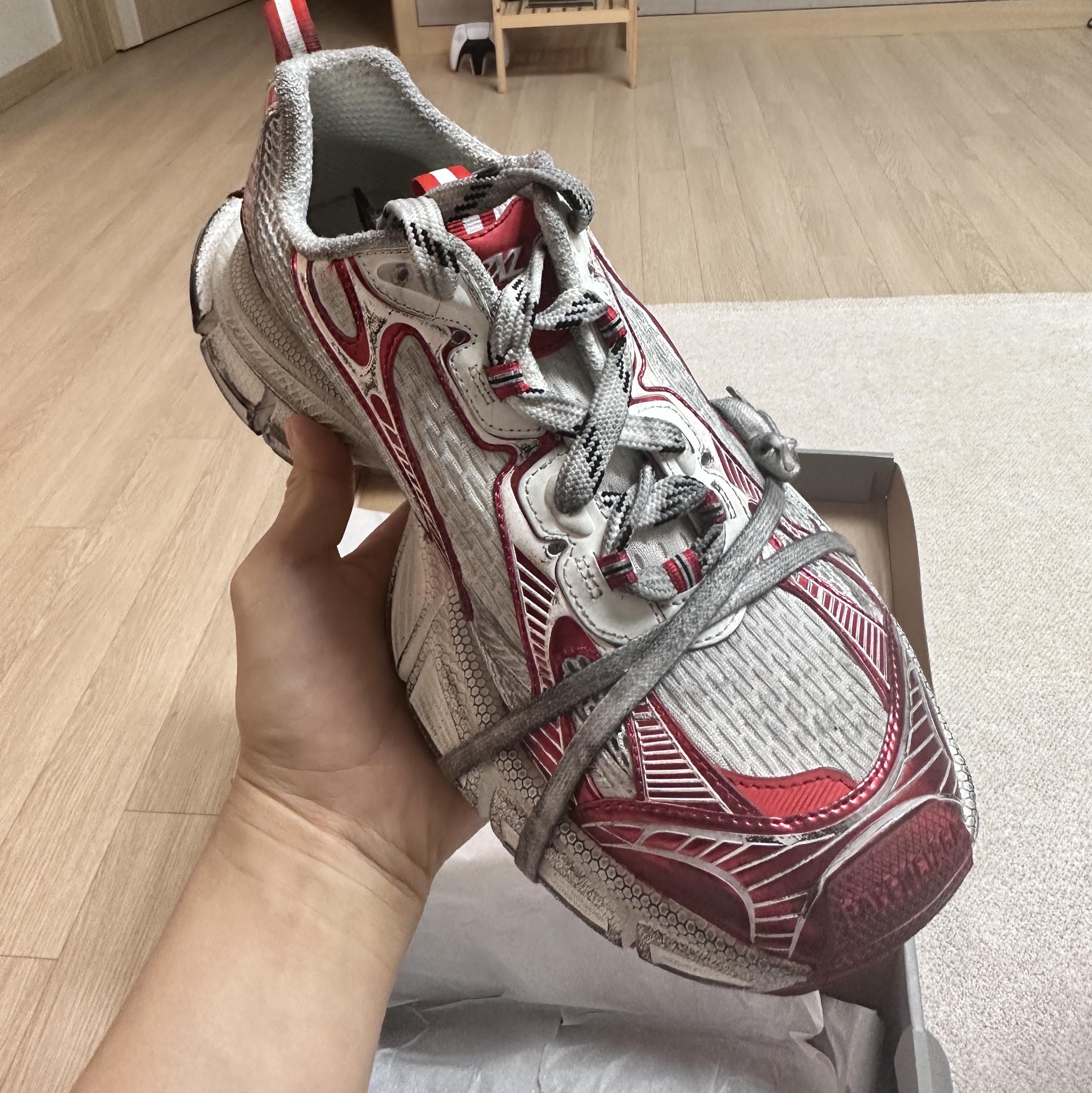 Balenciaga 3XL Sneakers White Red, Playstation 5 Blu-ray Edition (SIEK 220V) 착용 스타일