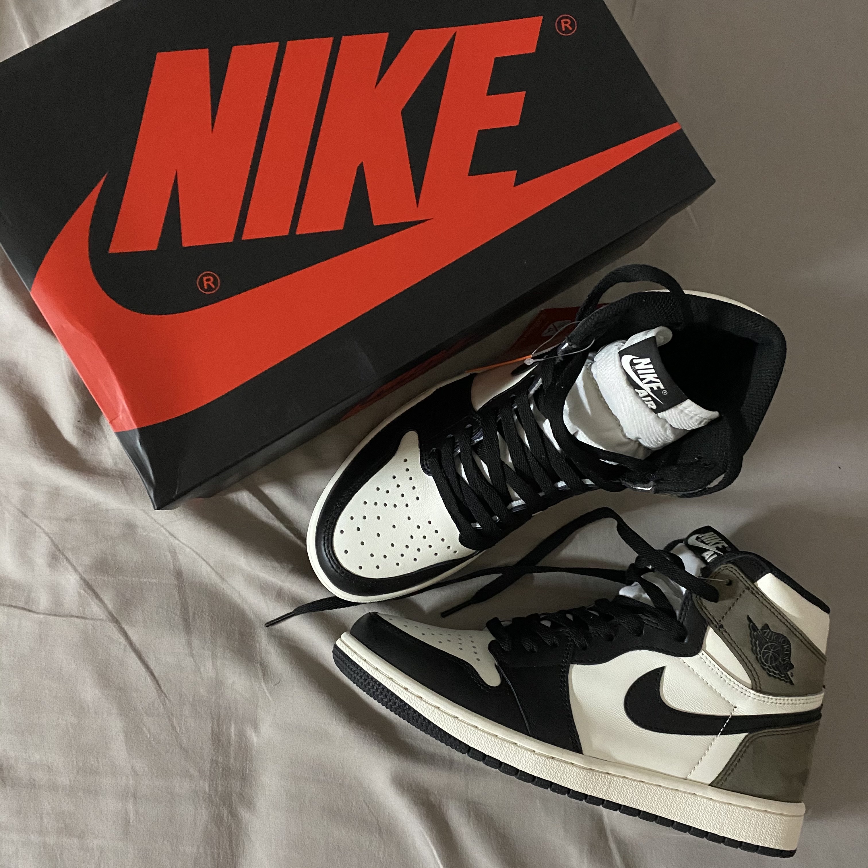 Jordan 1 Retro High OG Black Mocha 착용 스타일