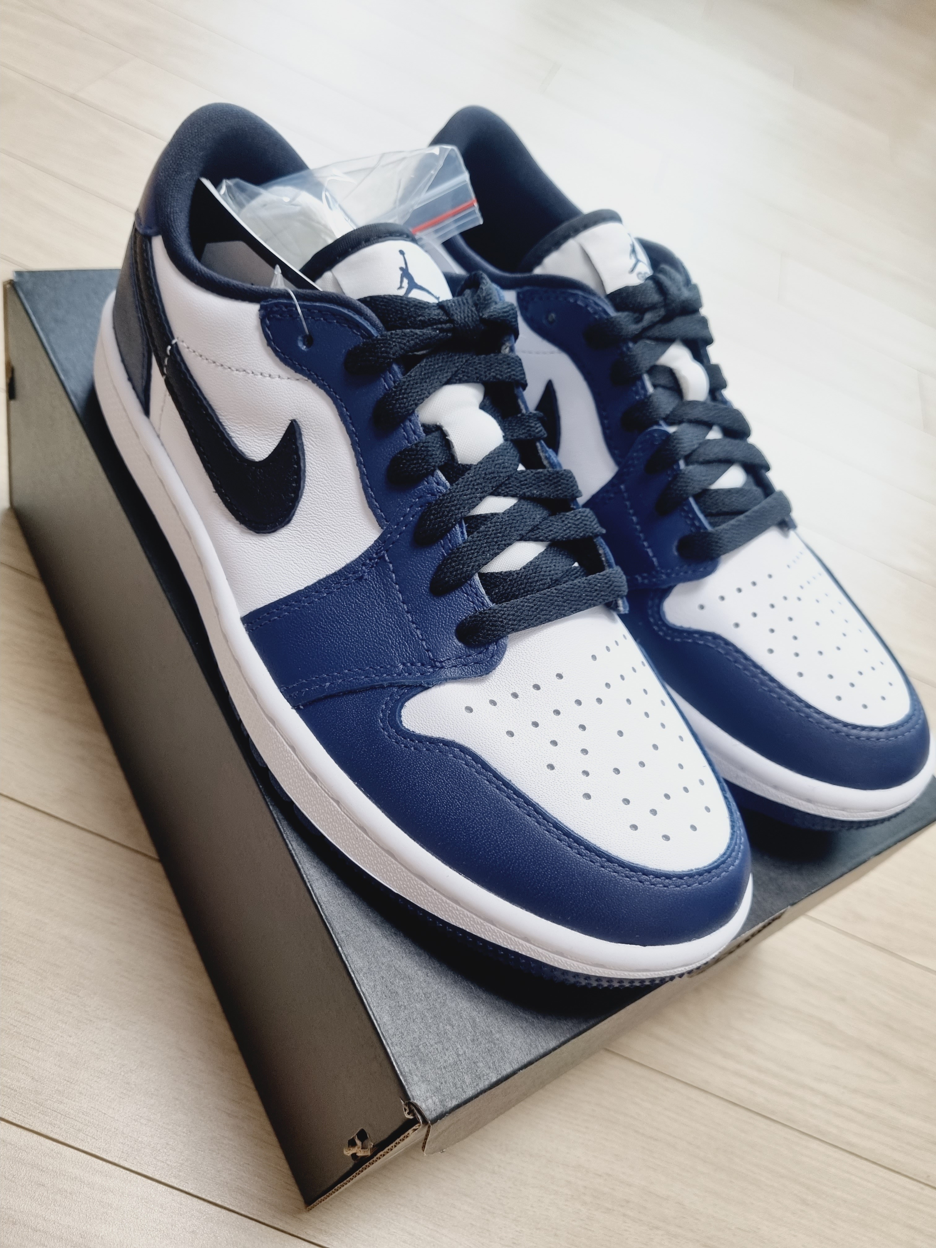 Jordan 1 Low Golf Midnight Navy, Jordan 1 Low Golf Triple White 착용 스타일 - 2