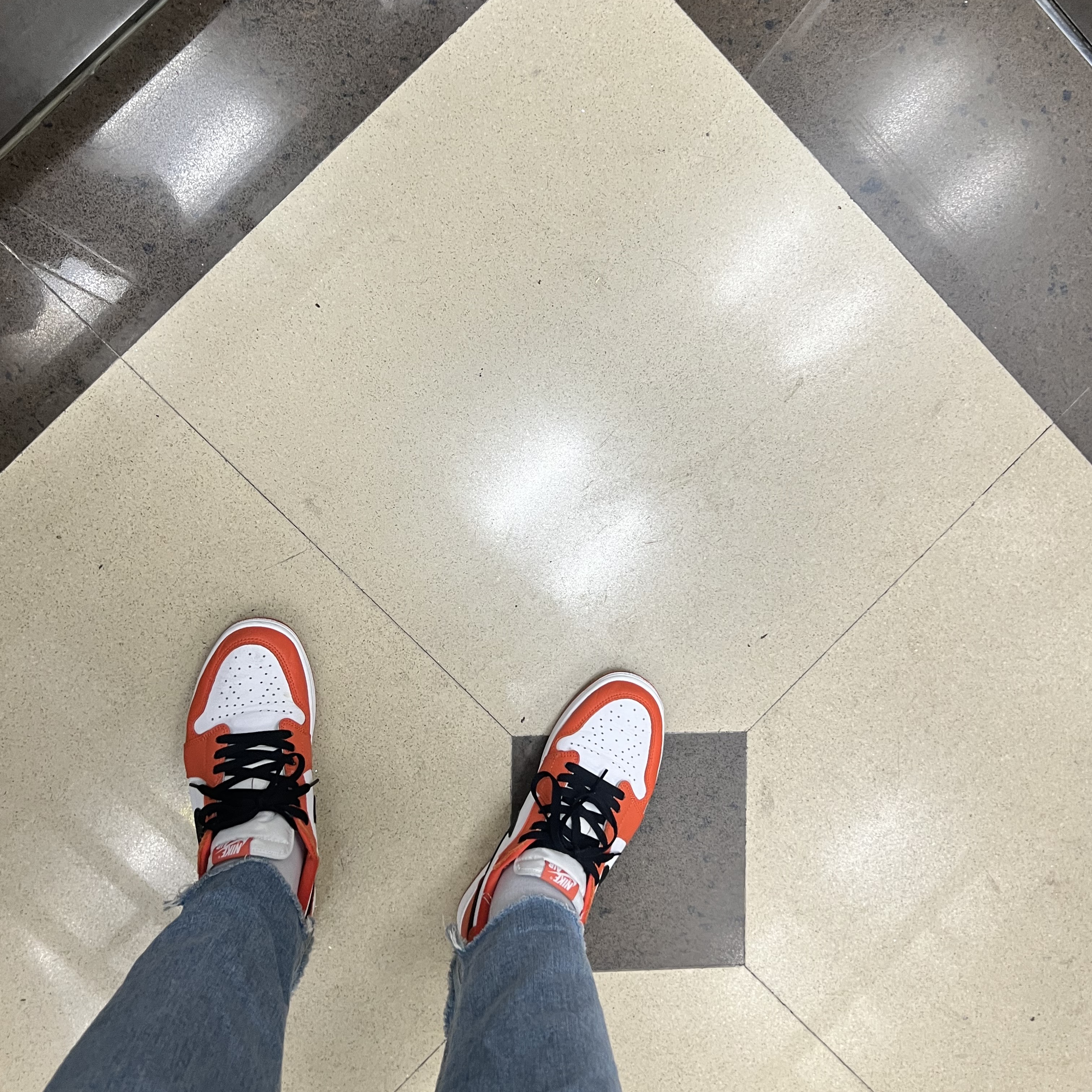 Jordan 1 Low OG Starfish, Nike NRG Solo Swoosh Woven Track Jacket Black - Asia 착용 스타일 - 2