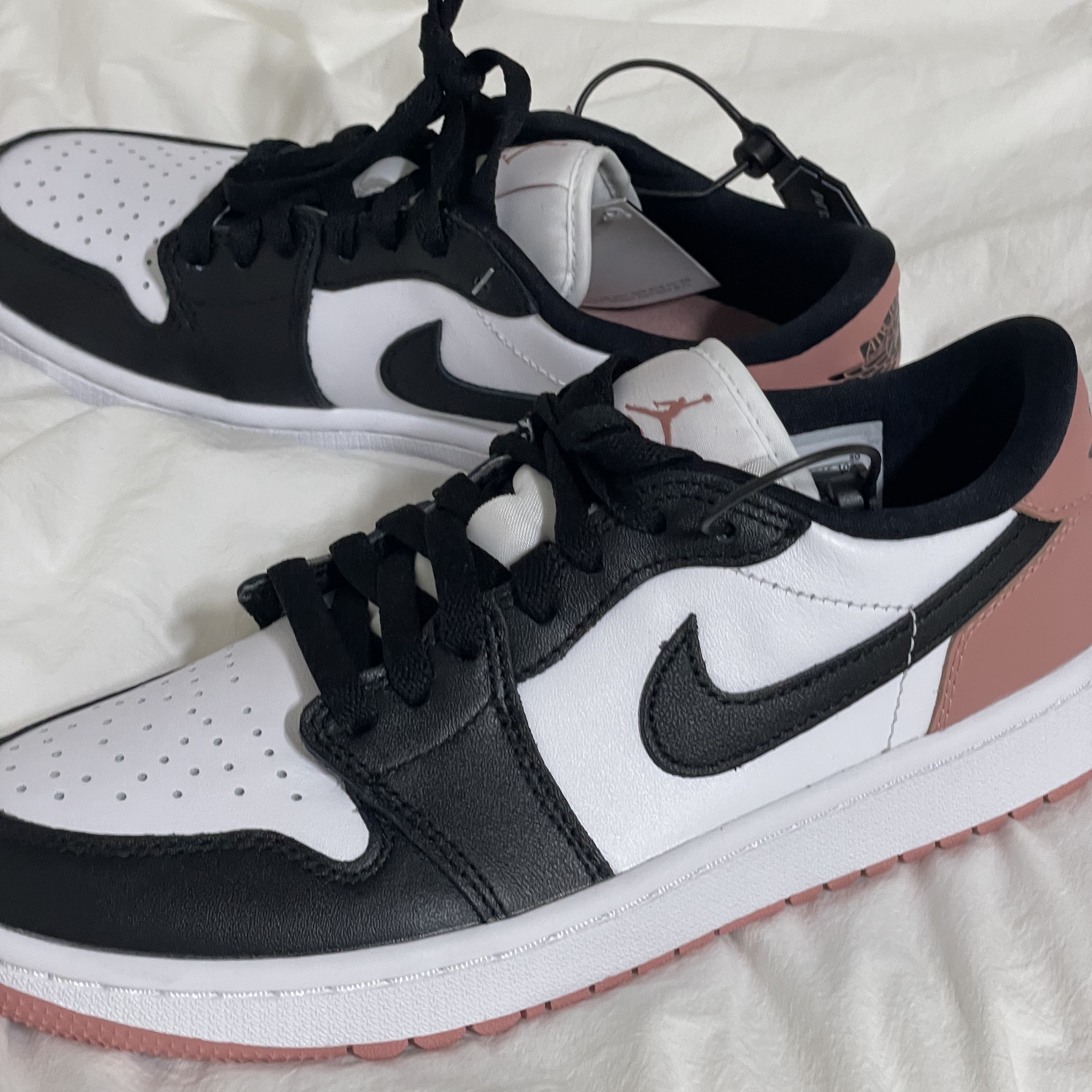 Jordan 1 Low Golf Rust Pink 착용 스타일