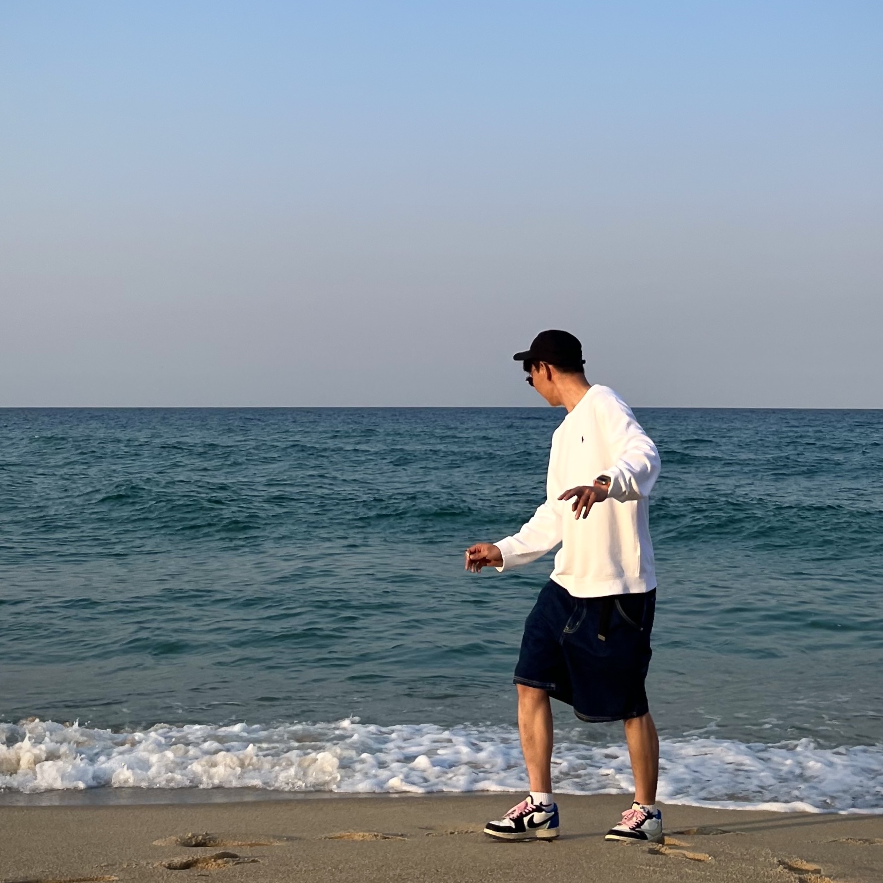 Jordan 1 x Travis Scott x Fragment Retro Low OG SP Military Blue 착용 스타일