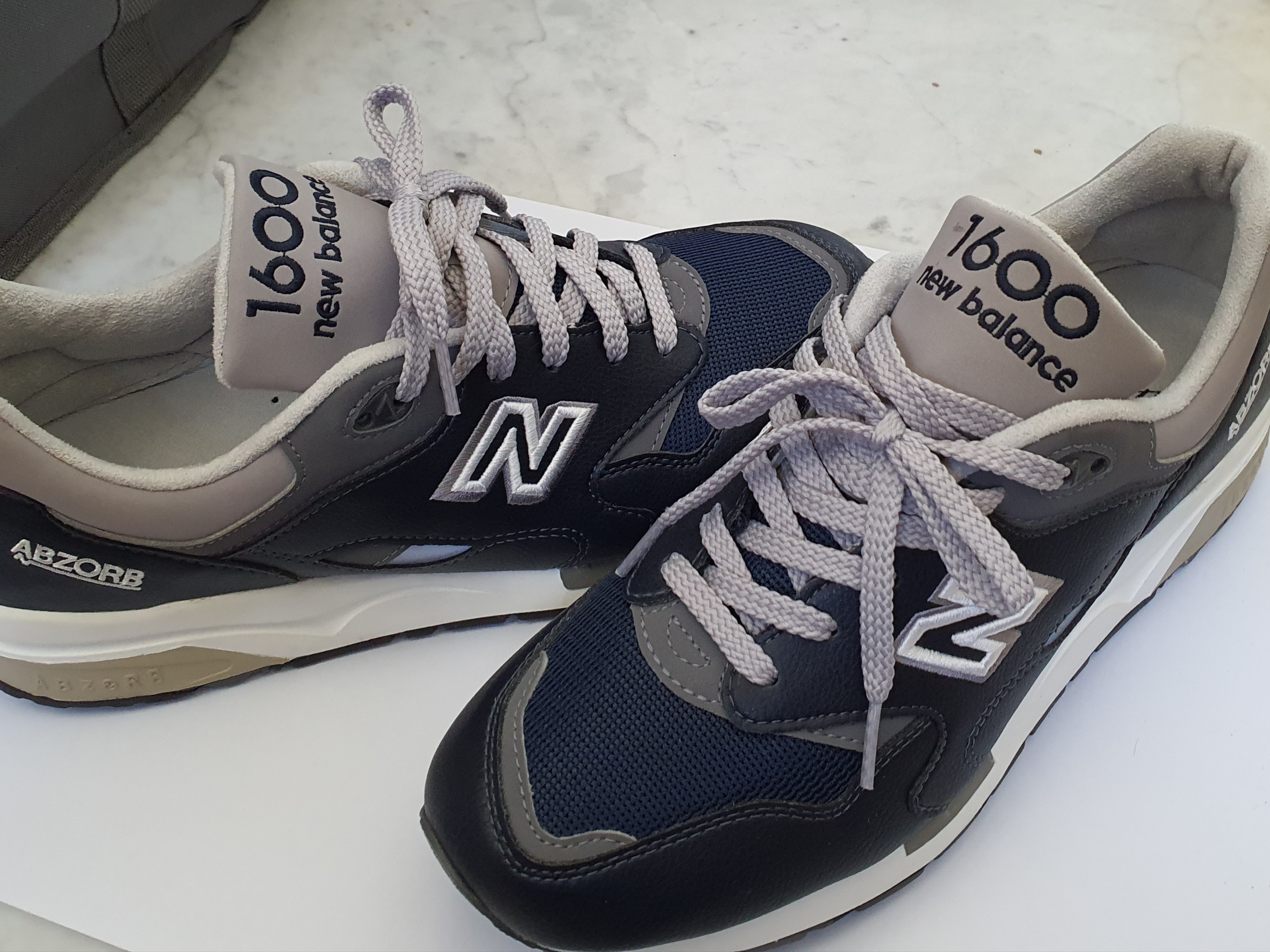 New Balance 1600 Legacy Navy 착용 스타일