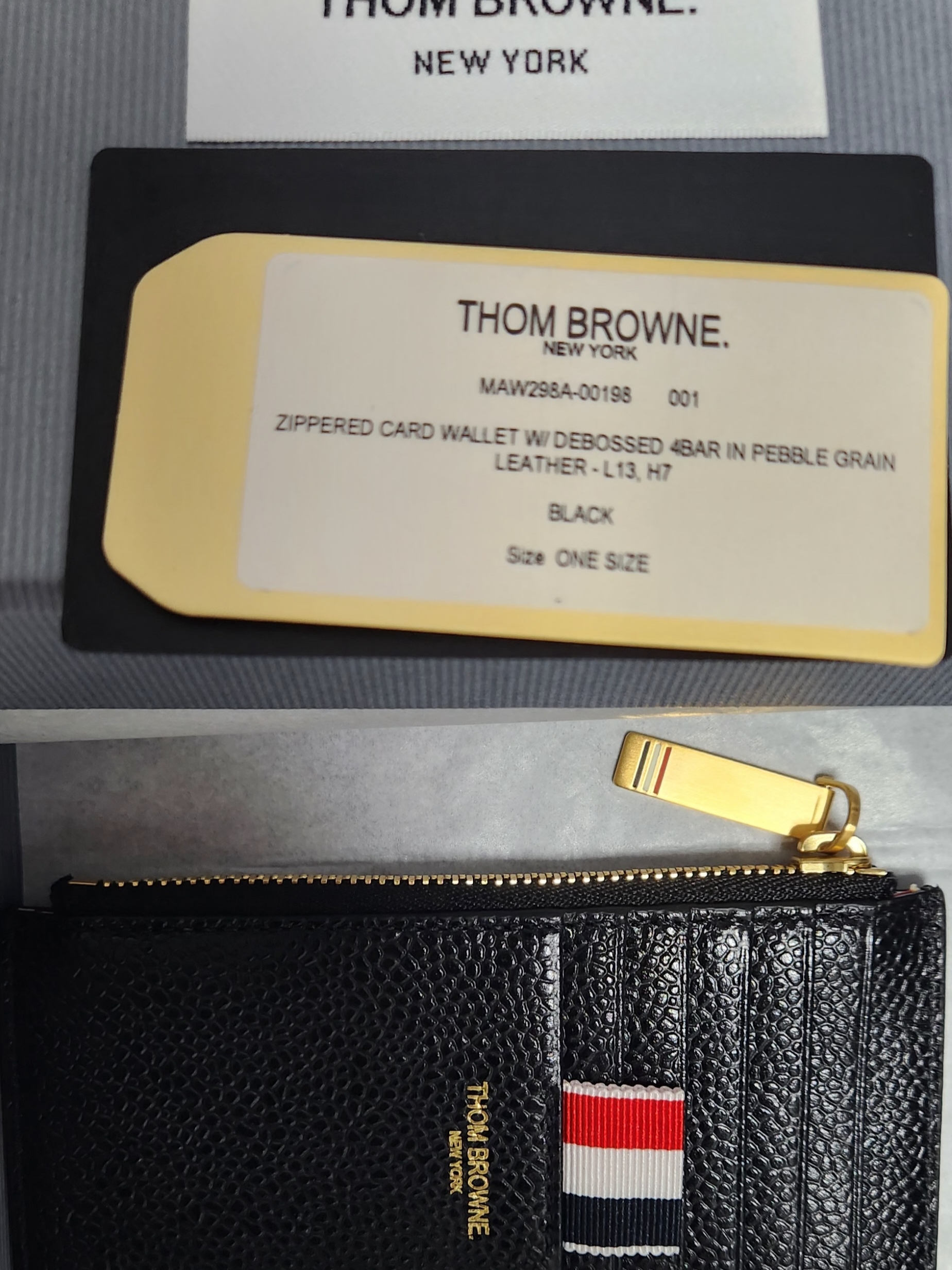 Thom Browne Pebble Grain Leather Debossed 4-Bar Zippered Card Wallet Black 착용 스타일