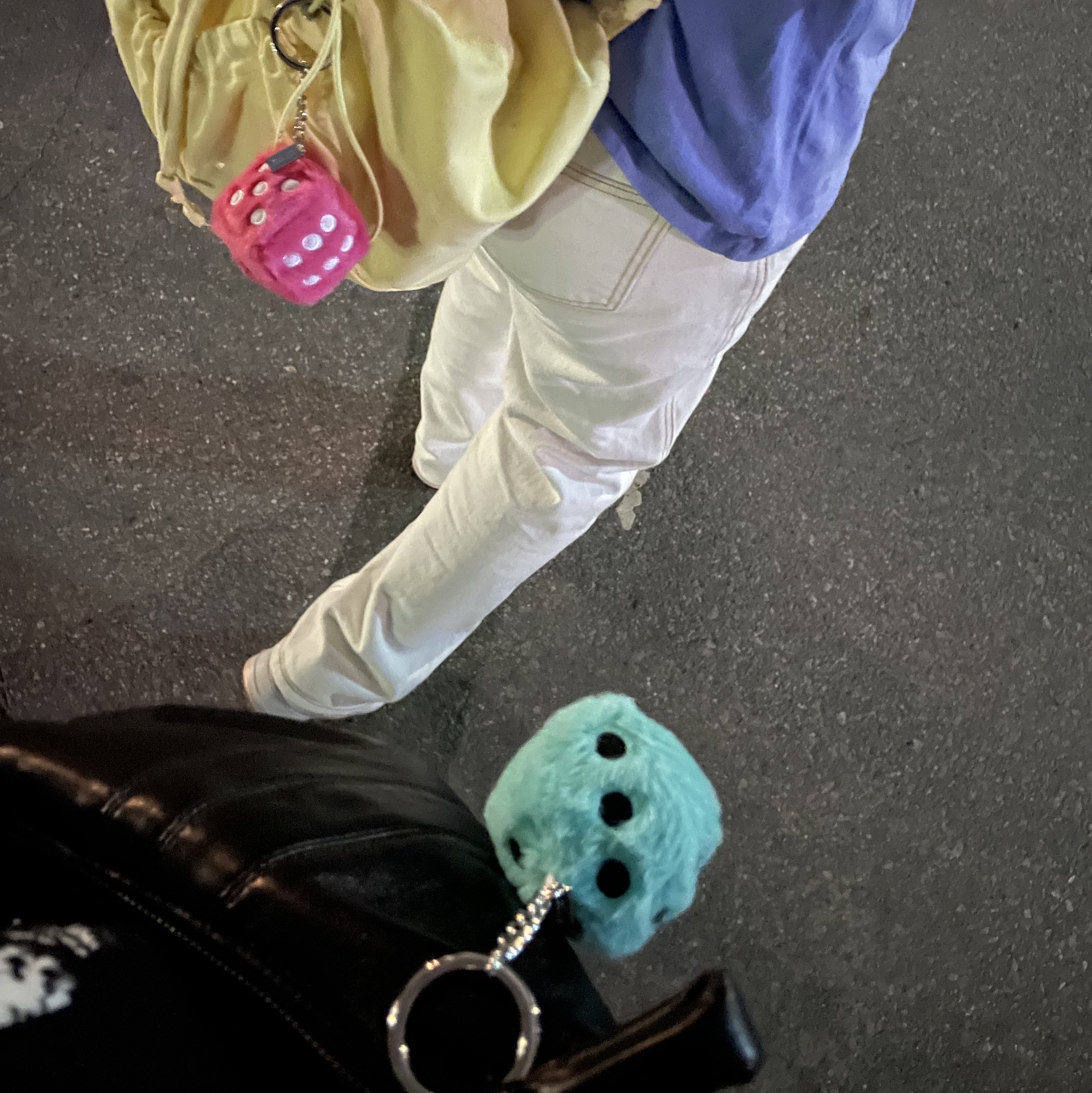 Stussy Fuzzy Dice Keychain Teal, Stussy Fuzzy Dice Keychain Pink 착용 스타일