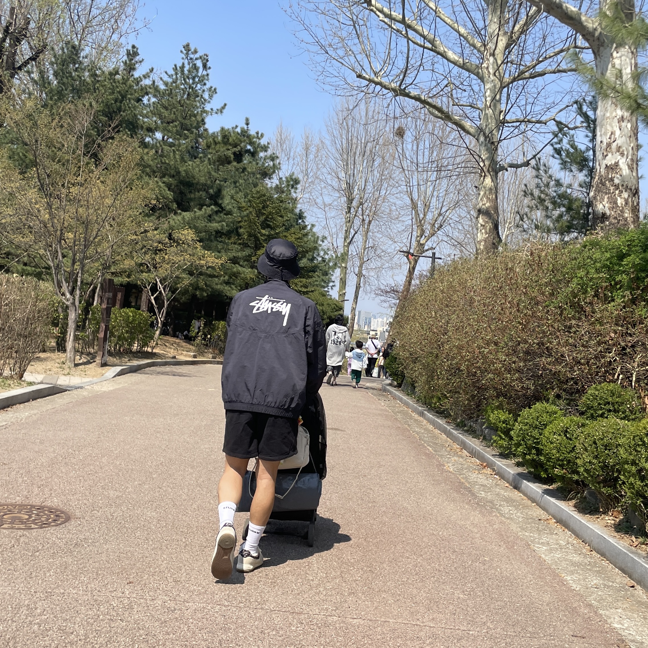 Nike x Stussy NRG Crew Socks White Black, Nike x Stussy Windrunner Jacket Off Noir 착용 스타일
