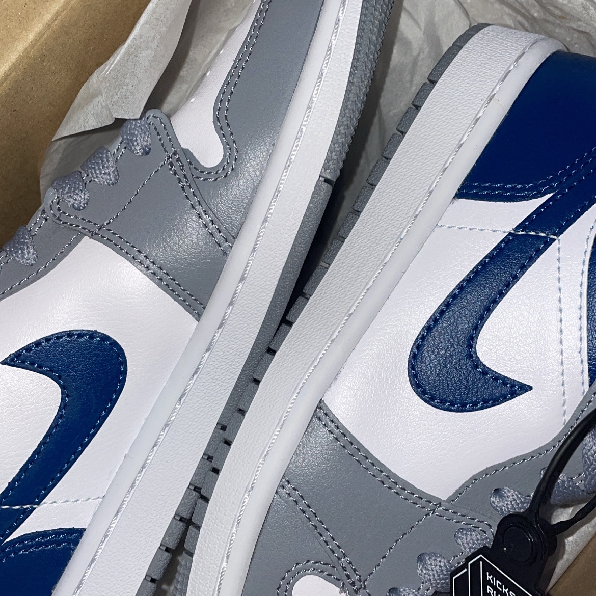 (W) Jordan 1 Low White Grey Blue 착용 스타일