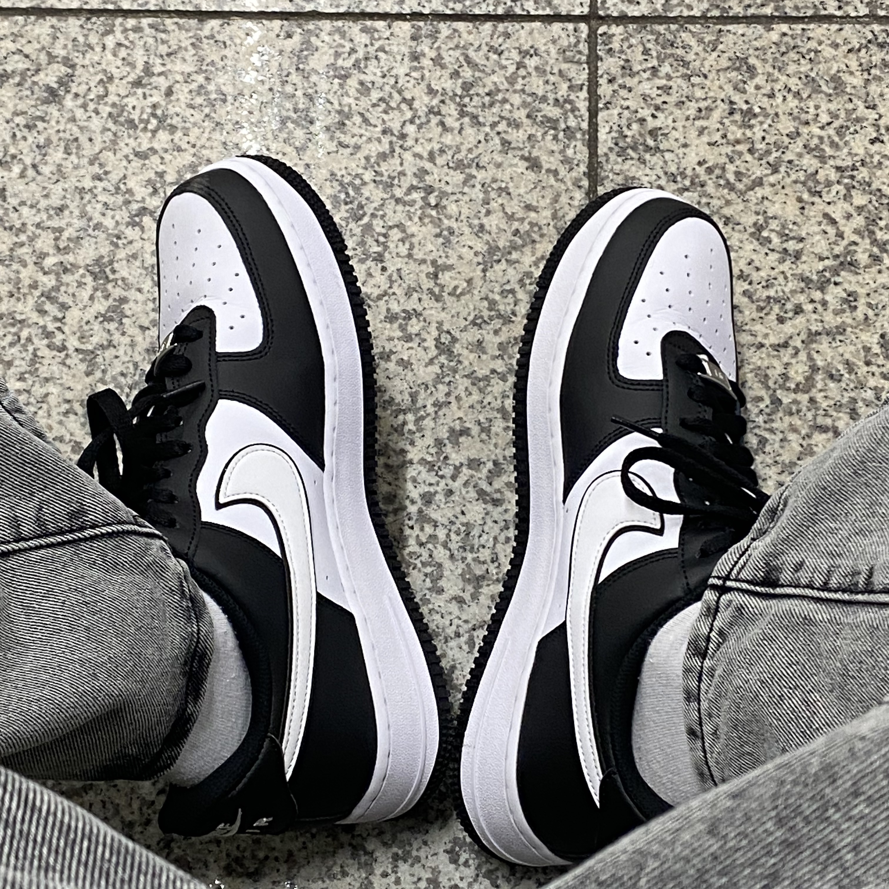 Nike Air Force 1 '07 Black White 착용 스타일