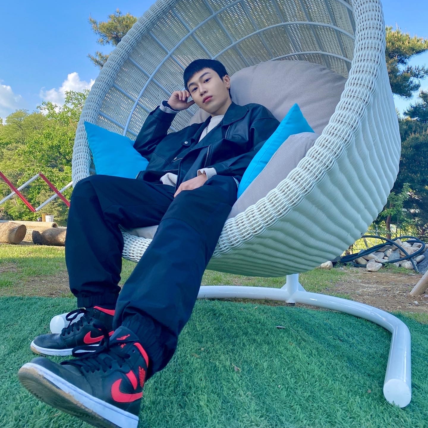 (W) Jordan 1 Mid Siren Red 착용 스타일 - 3
