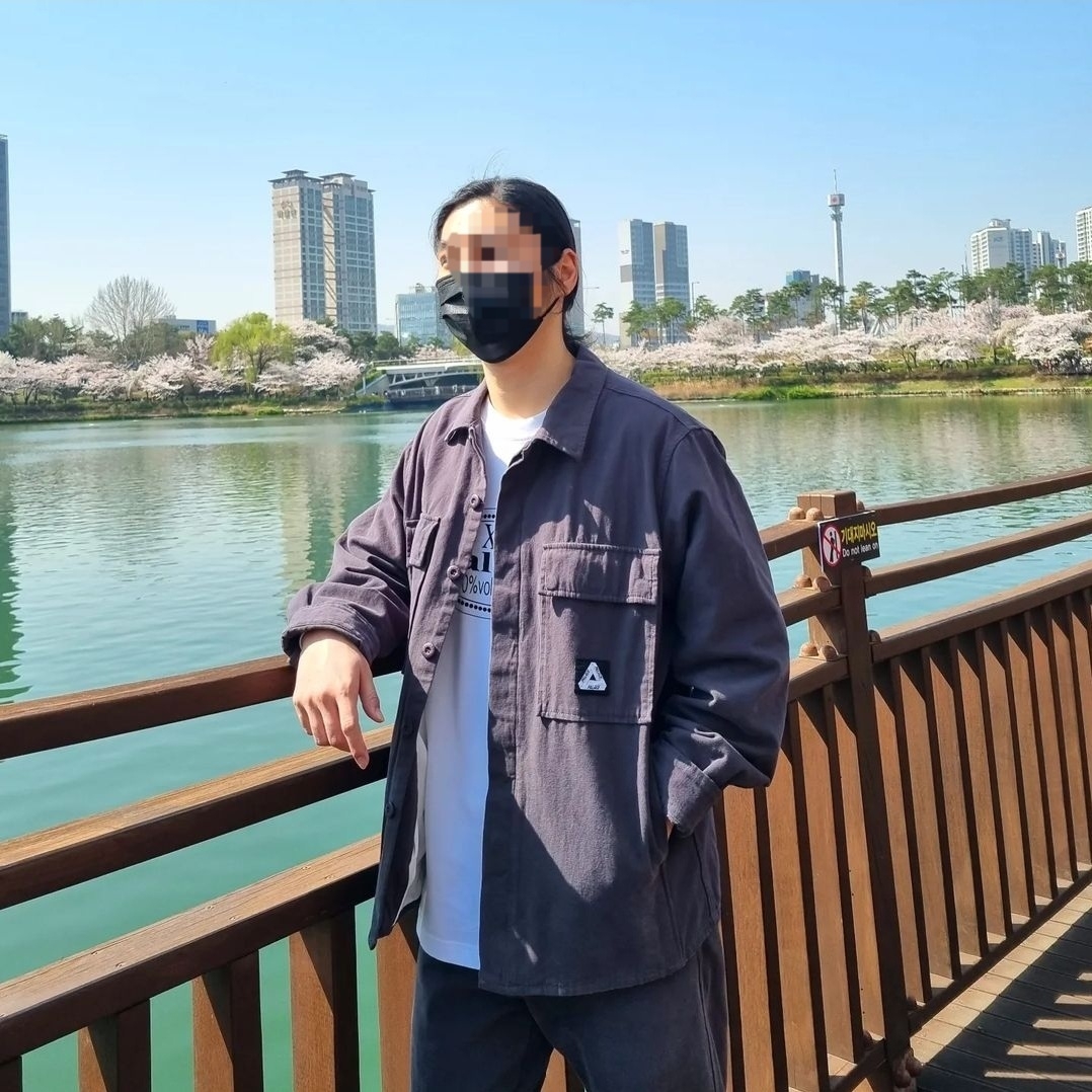 Palace Canvas Shirt Washed Black - 21SS, Palace XX Long Sleeve White - 20SS 착용 스타일