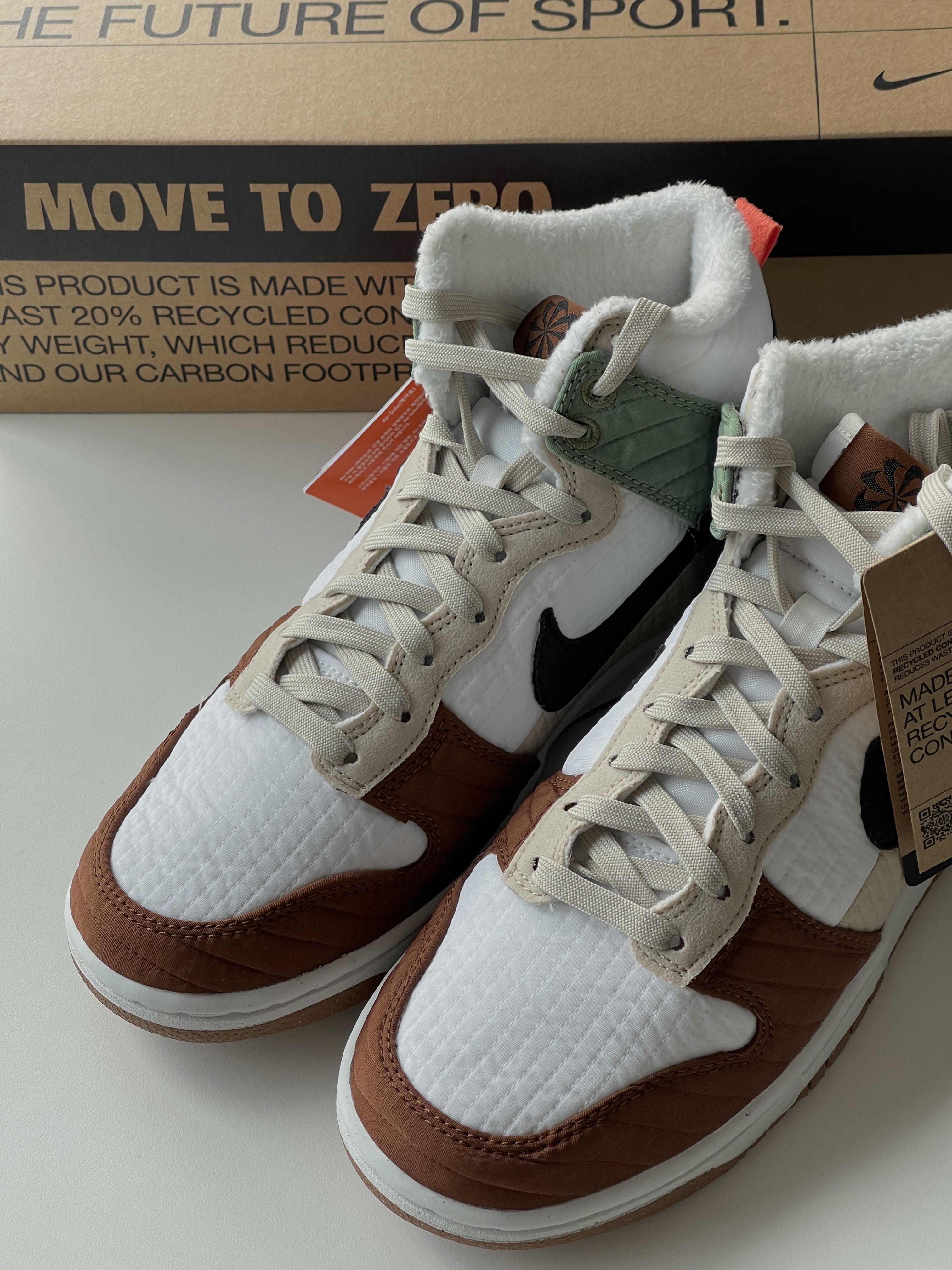 (W) Nike Dunk High Next Nature Summit White 착용 스타일 - 2
