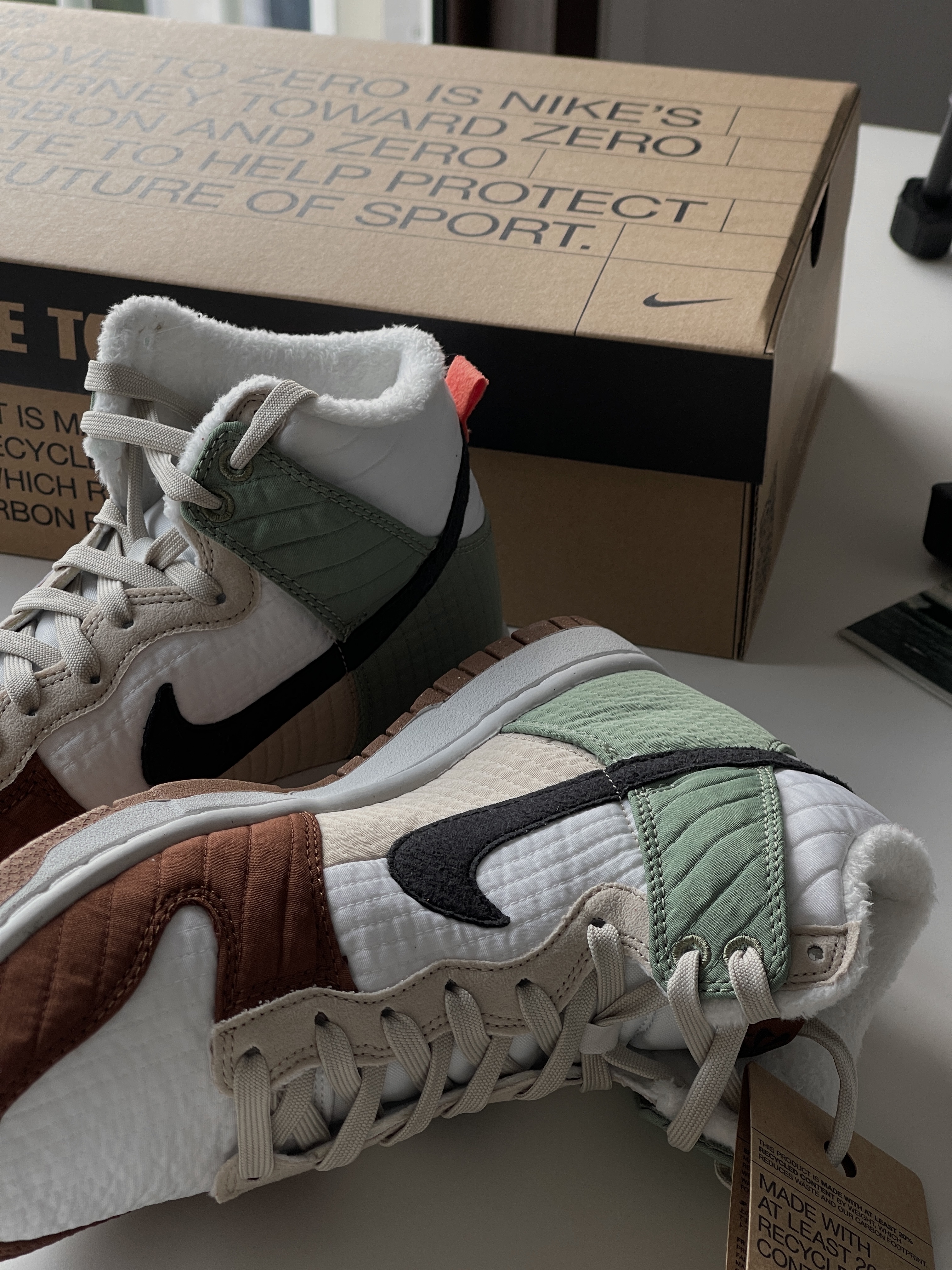 (W) Nike Dunk High Next Nature Summit White 착용 스타일 - 1
