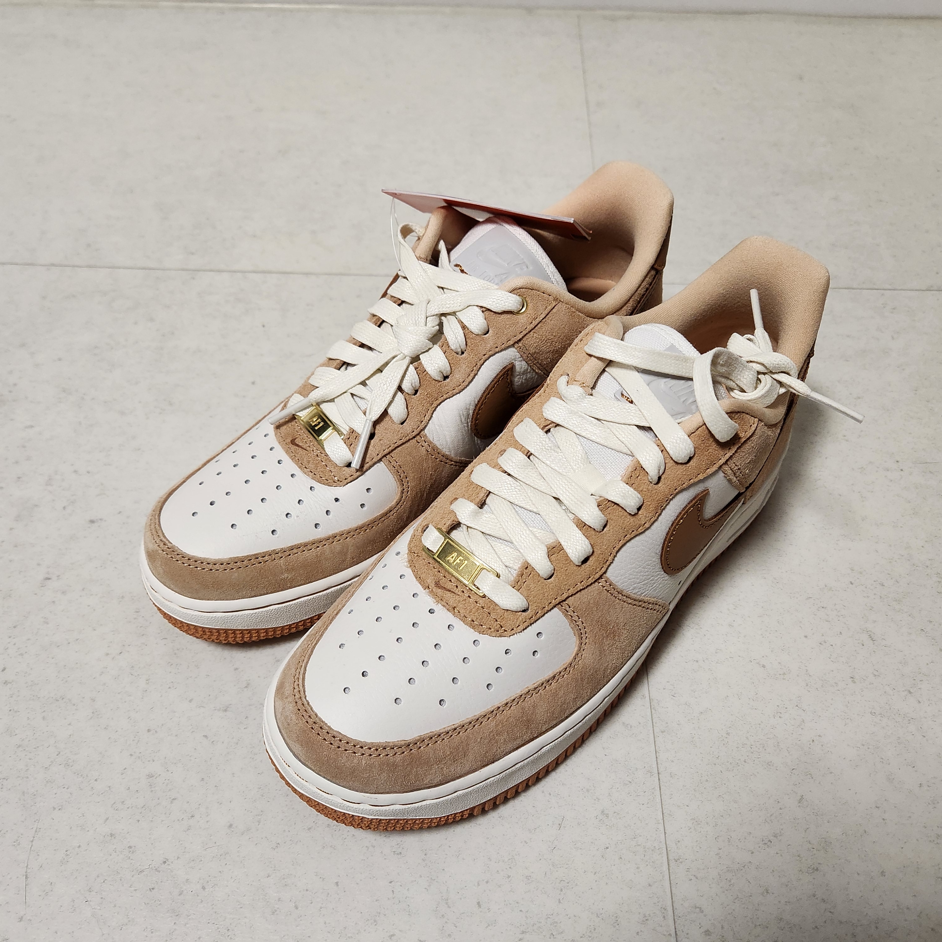 (W) Nike Air Force 1 LXX Flax 착용 스타일 - 1