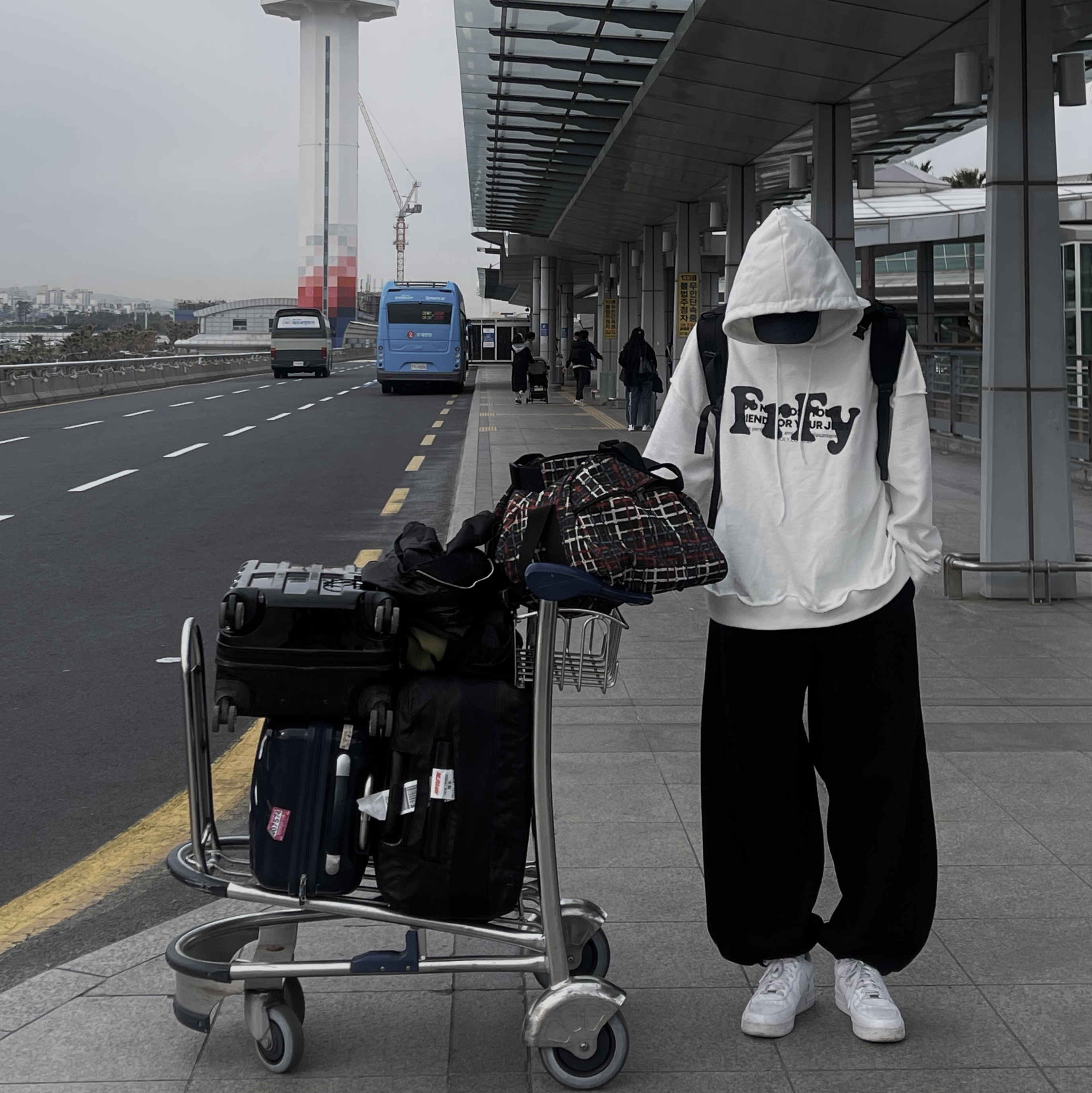 Nike Air Force 1 '07 Low White 착용 스타일 - 1