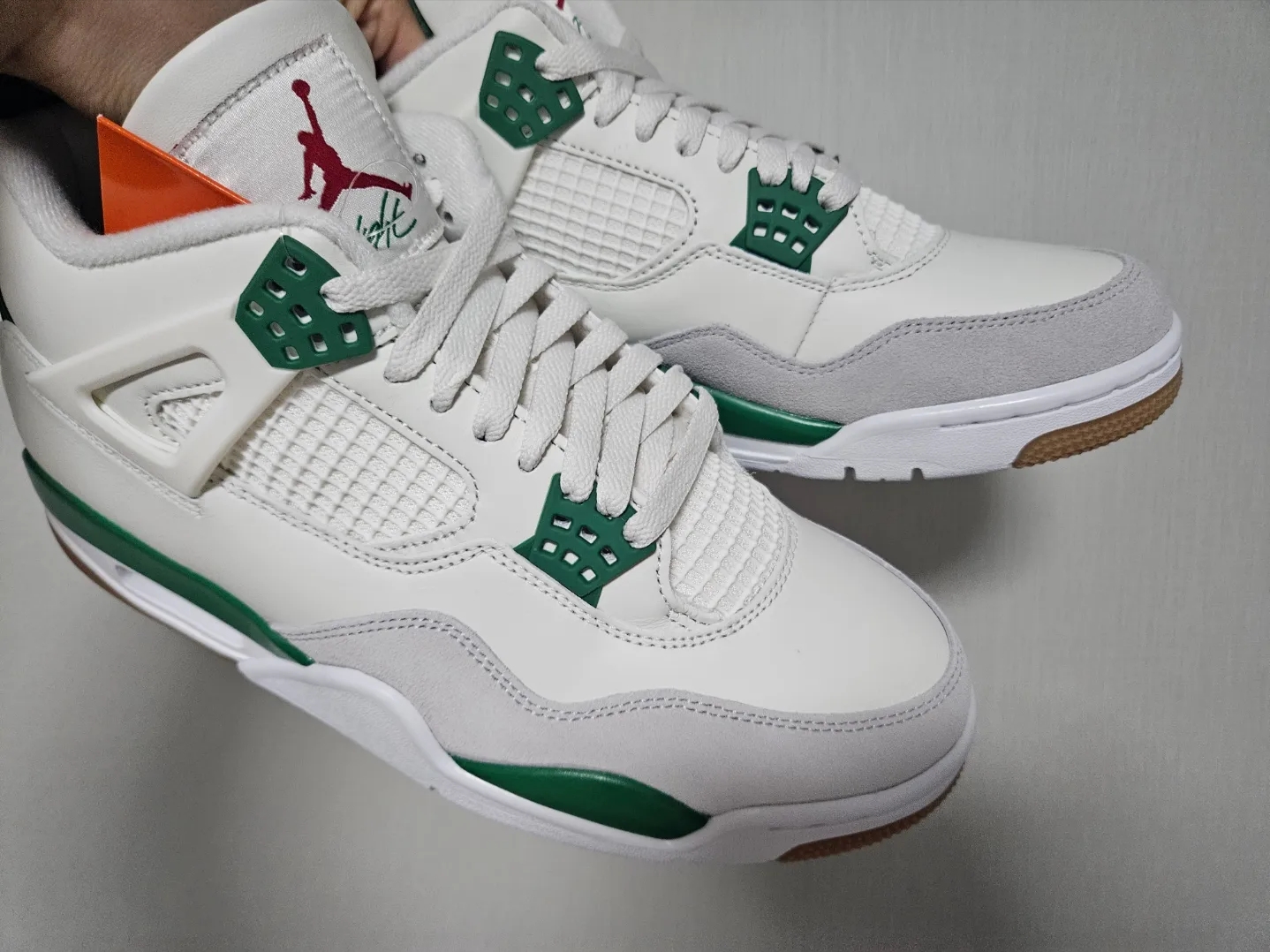 Jordan 4 x Nike SB Retro SP Pine Green 착용 스타일 - 3