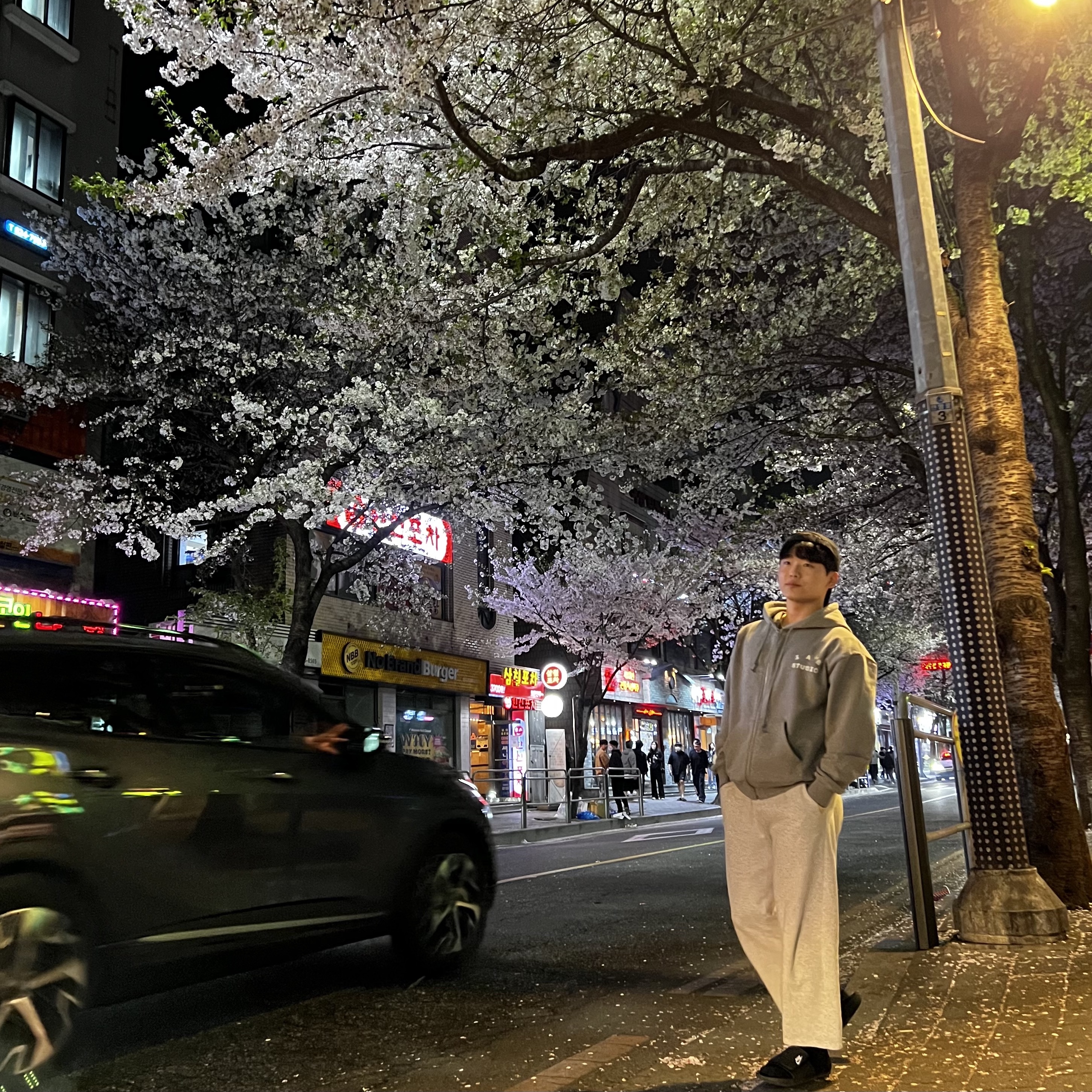 IAB Studio Zip-Up Hoodie Gray - 22FW 착용 스타일 - 2