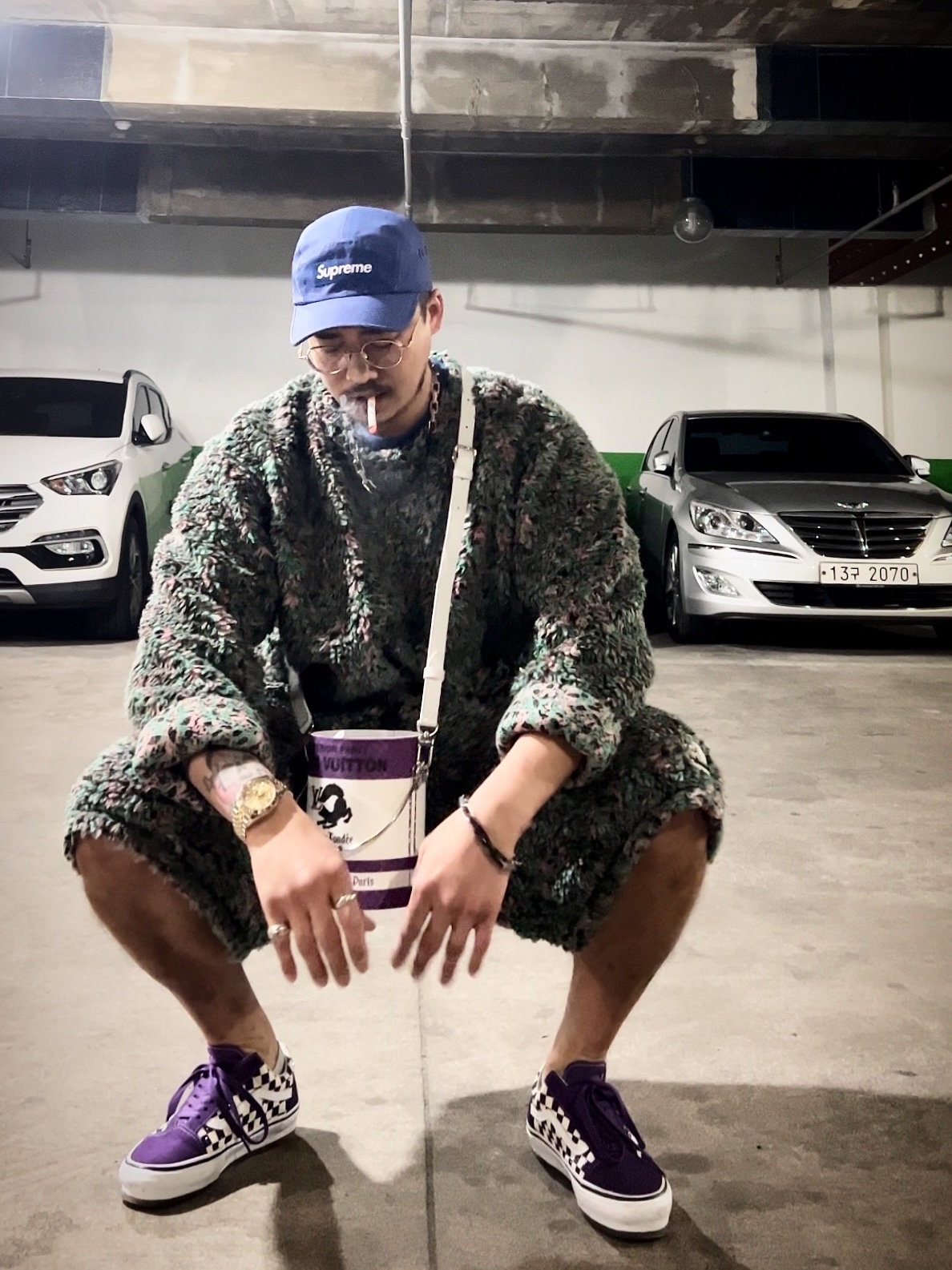 Louis Vuitton LV Paint Can Purple, Vans x Supreme x Swarovski Old Skool Purple 착용 스타일 - 4
