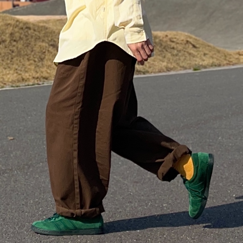 Adidas Tobacco Gruen Dark Green 착용 스타일 - 3