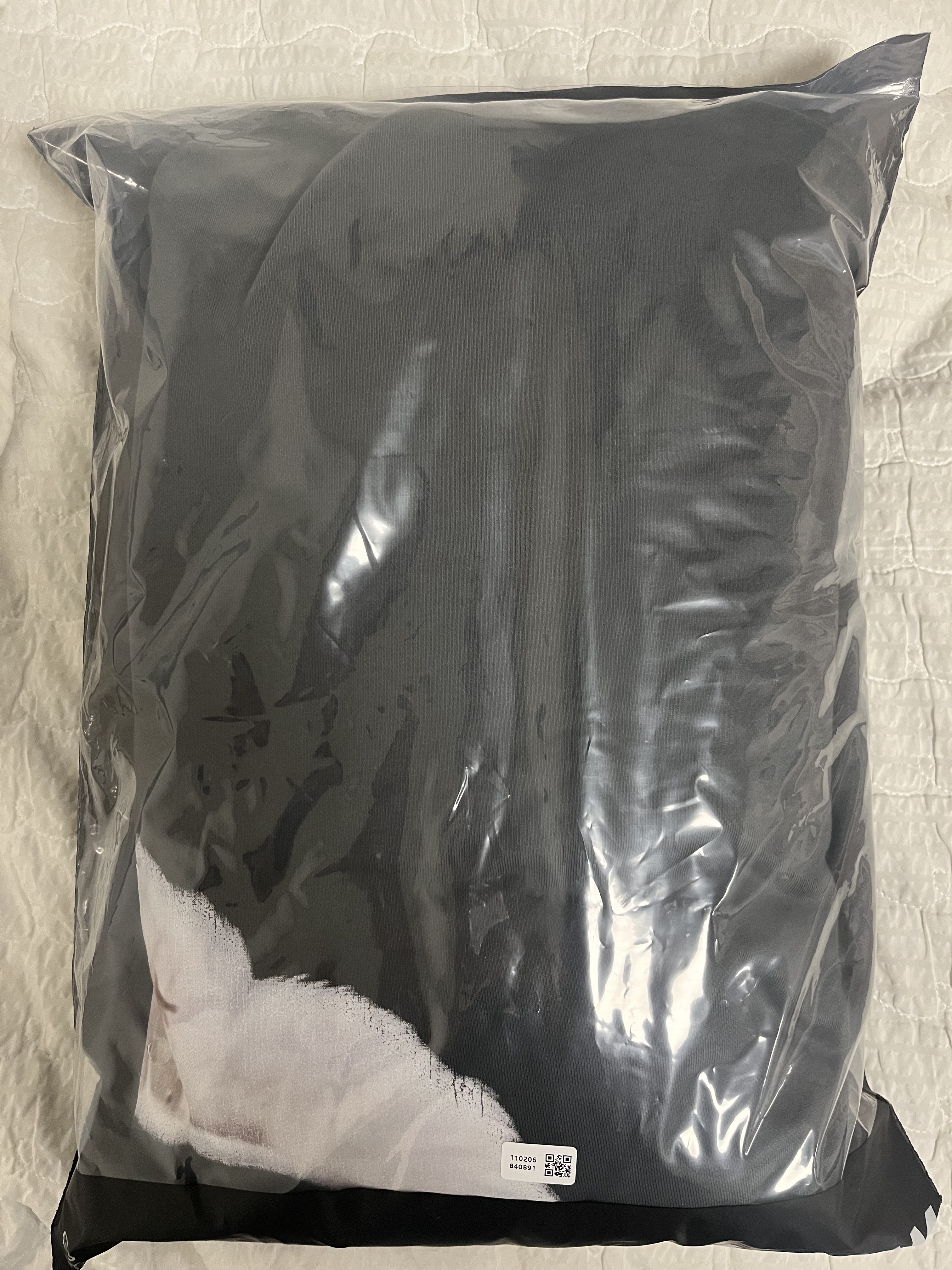 Yeezy Gap Engineered By Balenciaga Dove Hoodie Black 착용 스타일
