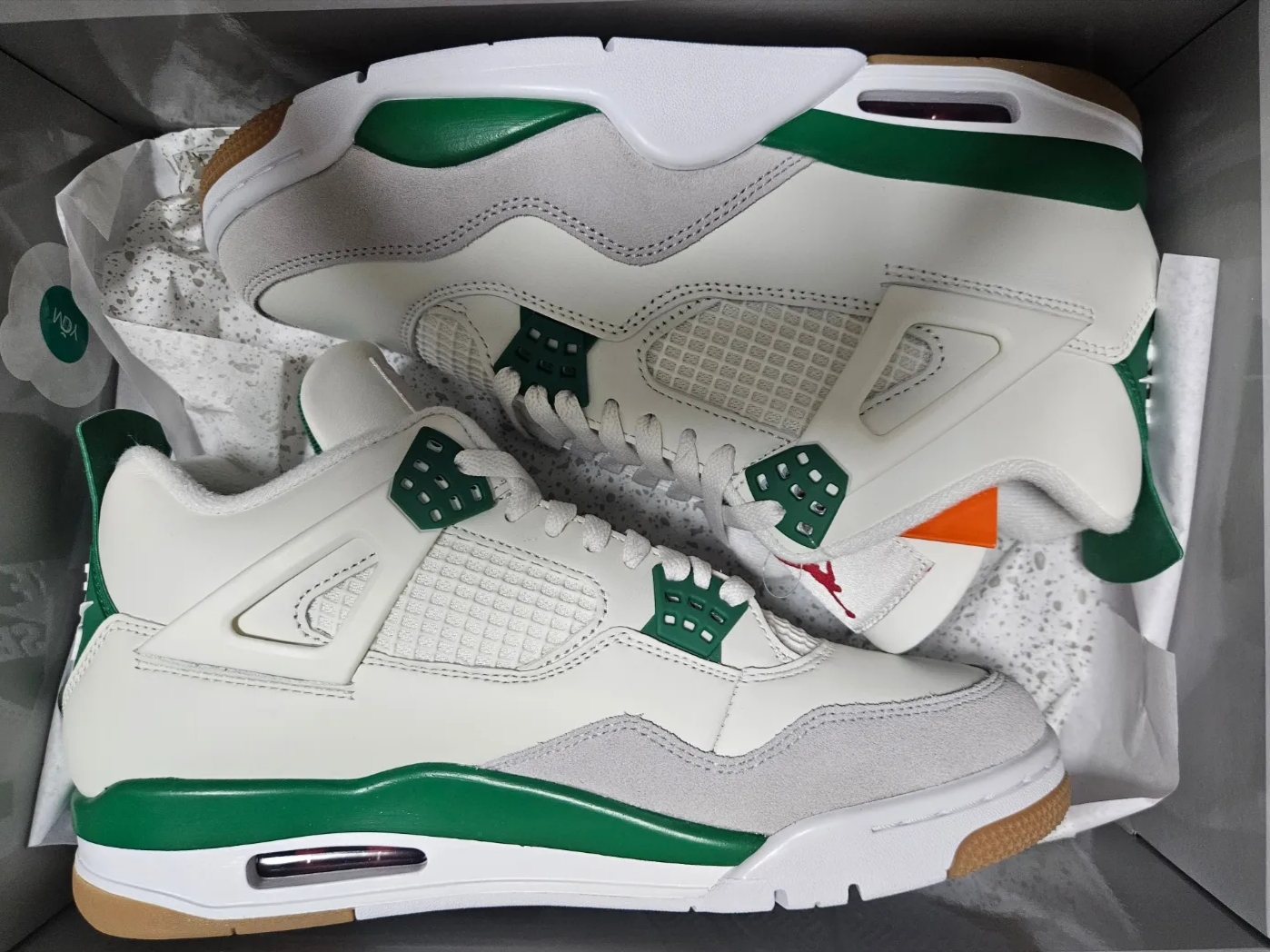 Jordan 4 x Nike SB Retro SP Pine Green 착용 스타일 - 1
