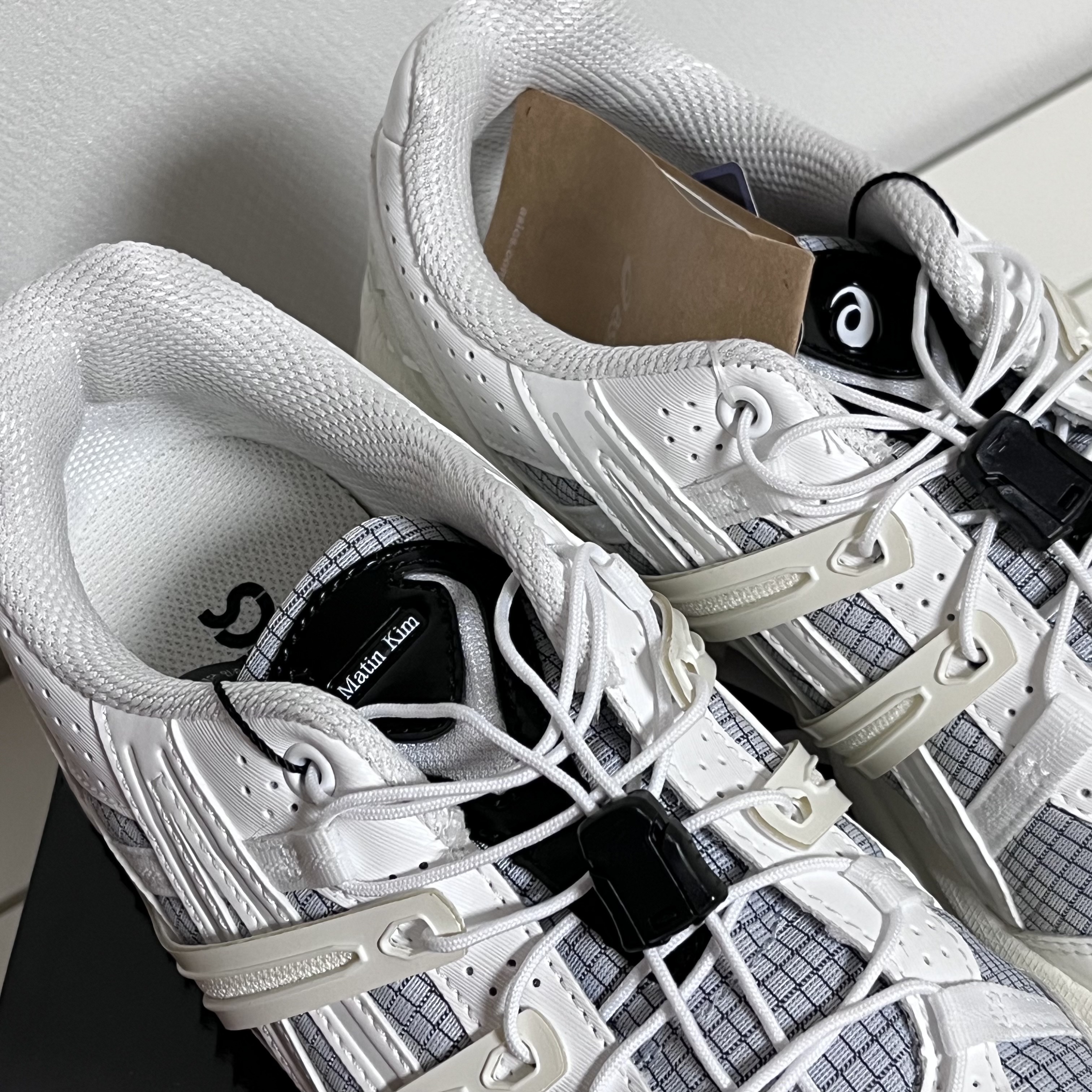 (W) Asics x Matin Kim Gel-Sonoma 15-50 Glacier Grey White 착용 스타일 - 2