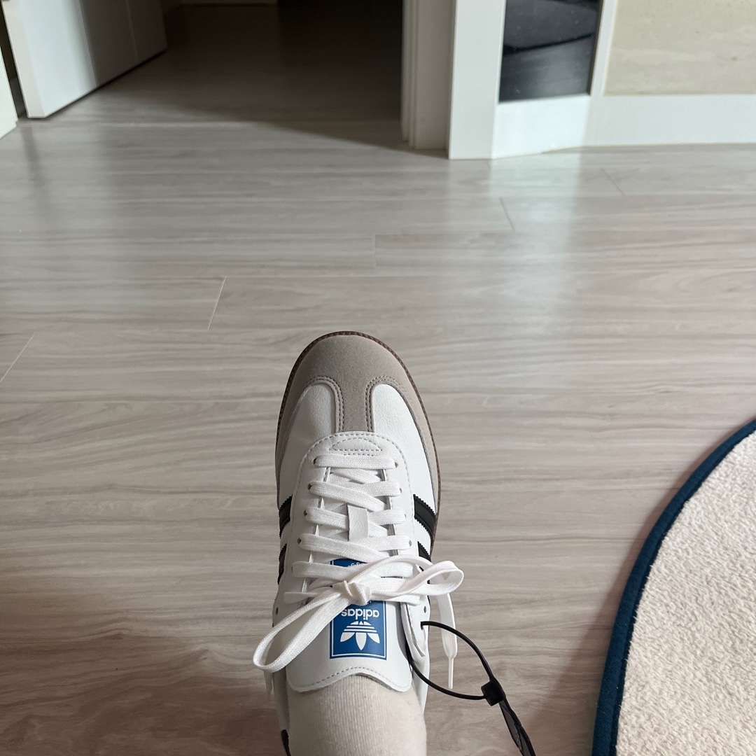 Adidas Samba Vegan White Black 착용 스타일 - 2