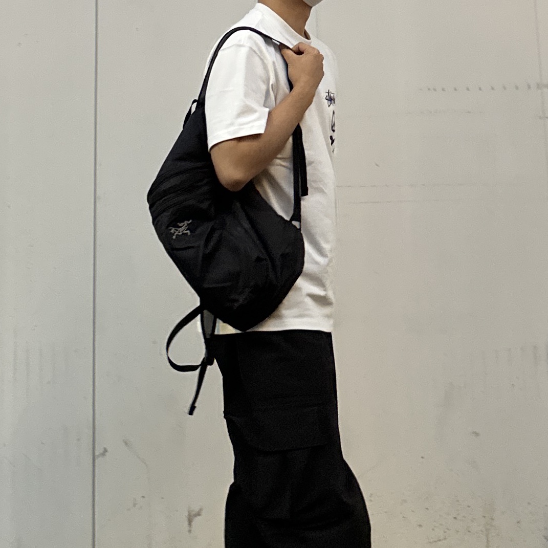 Arc'teryx Heliad 15 Backpack Black 착용 스타일 - 1
