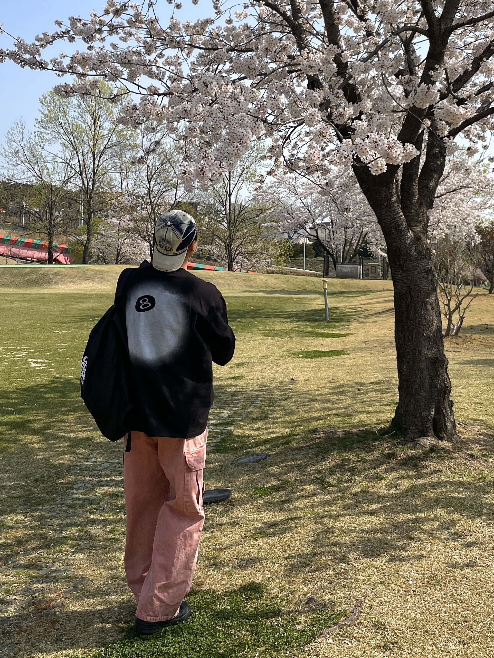 Diesel C-Seymon Treated Denim Baseball Cap Blue White, CDG Backpack Black 착용 스타일 - 3