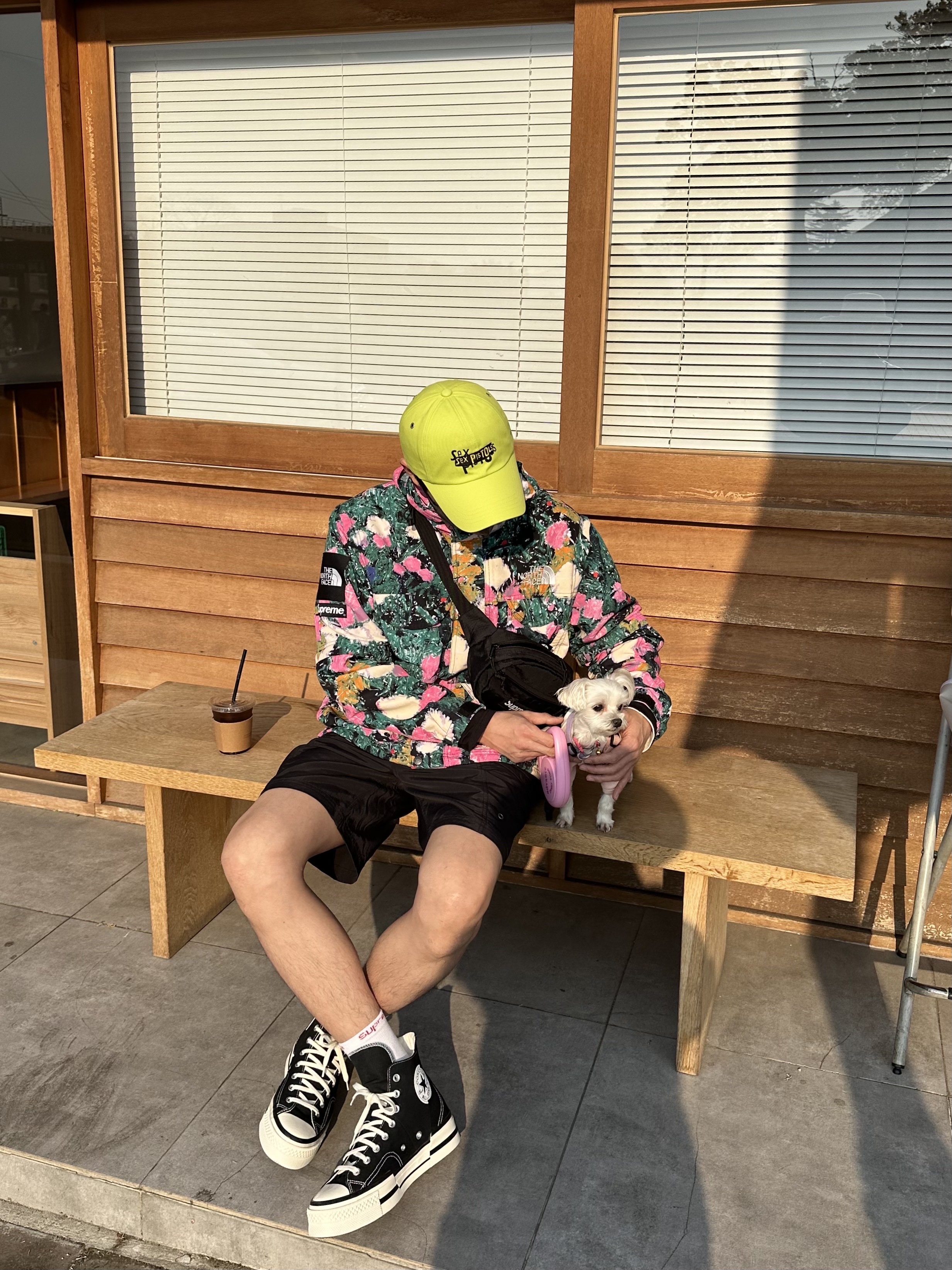 Supreme x The North Face Trekking Convertible Jacket Flowers - 22SS, Supreme x The North Face Printed Pocket T-Shirt Black - 23SS 착용 스타일 - 1