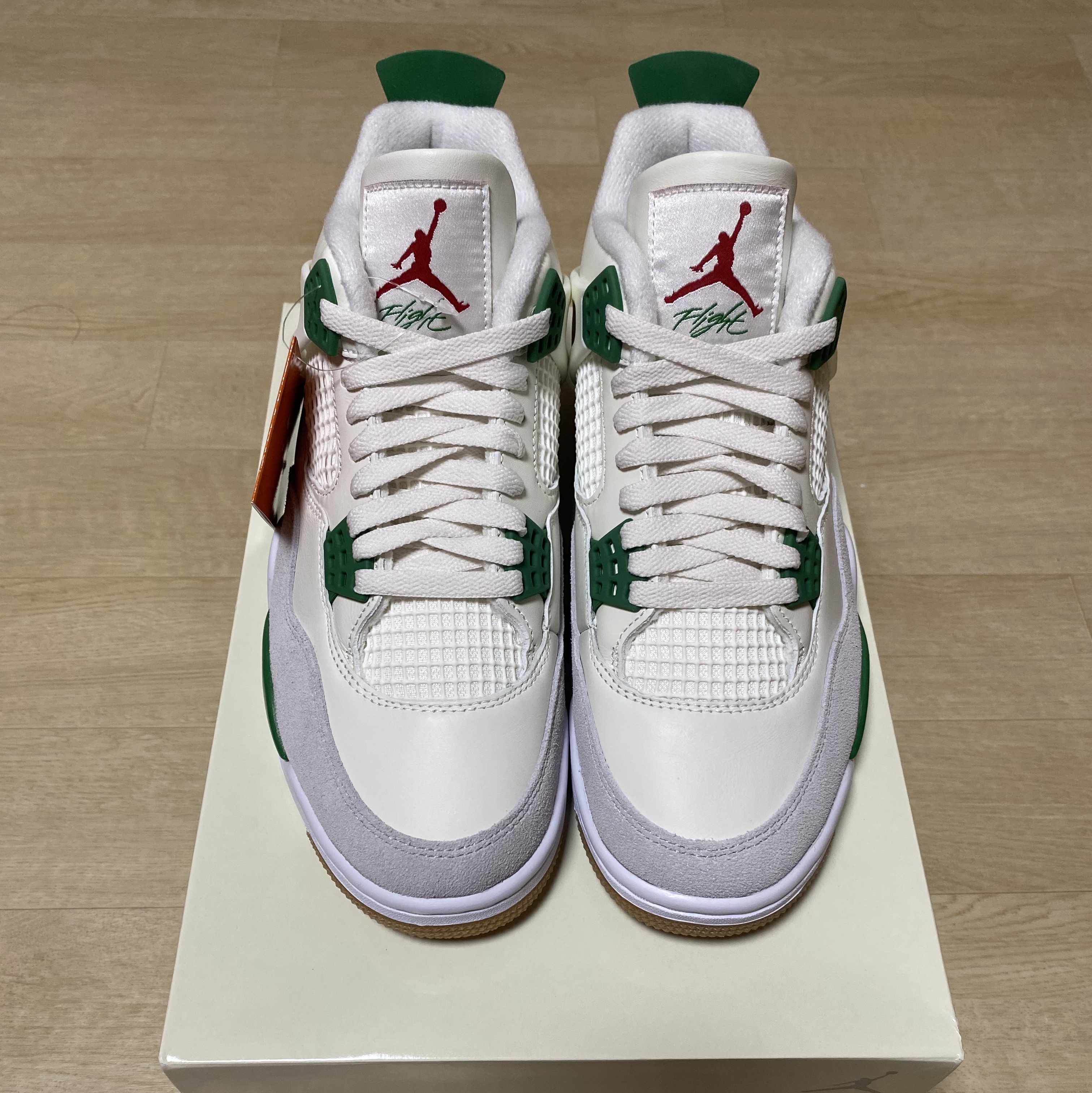 Jordan 4 x Nike SB Retro SP Pine Green 착용 스타일 - 5