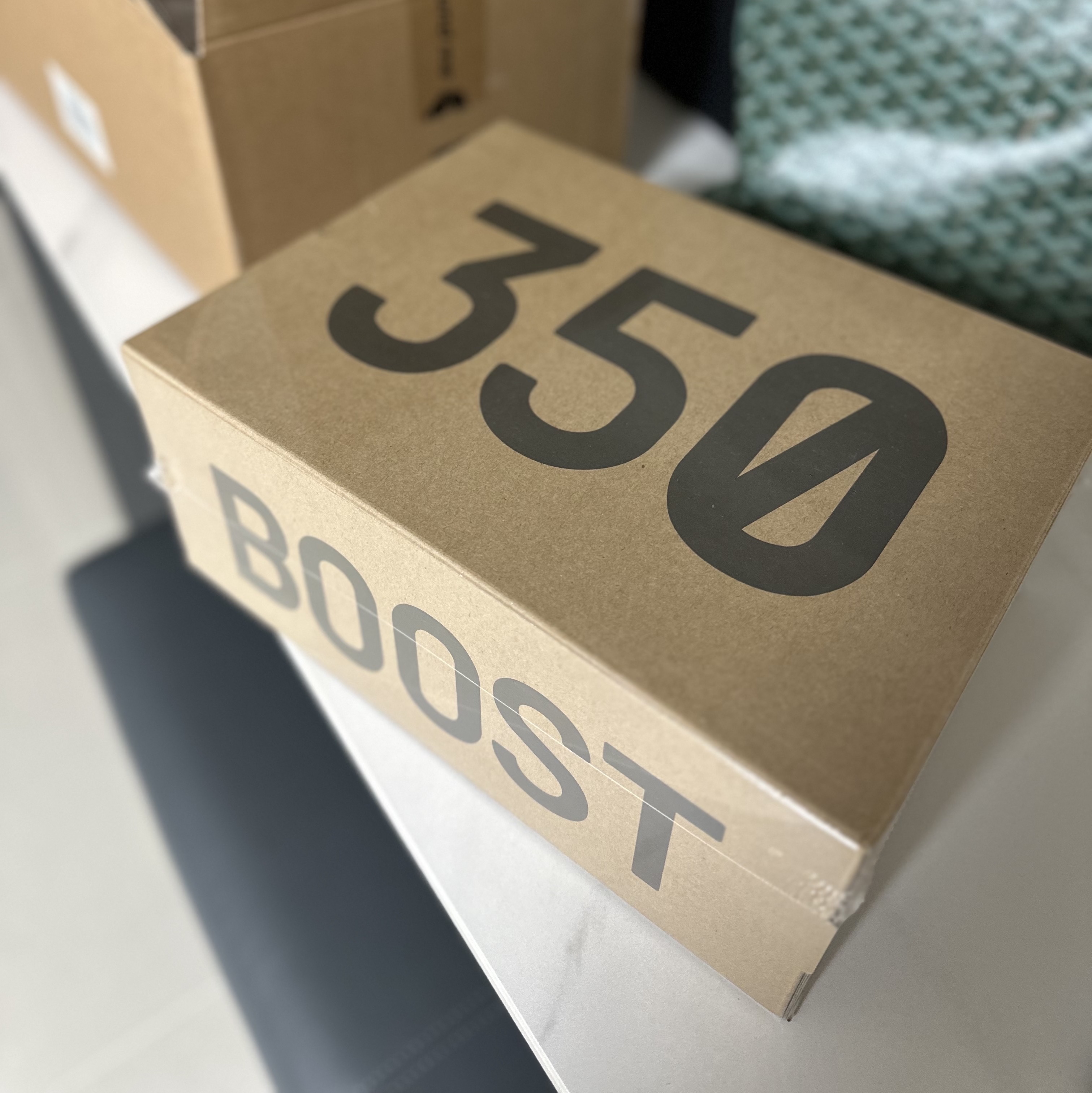 Adidas Yeezy Boost 350 V2 Beluga - Reflective 착용 스타일