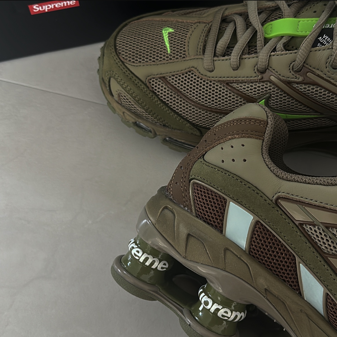 Nike x Supreme Shox Ride 2 SP Neutral Olive 착용 스타일