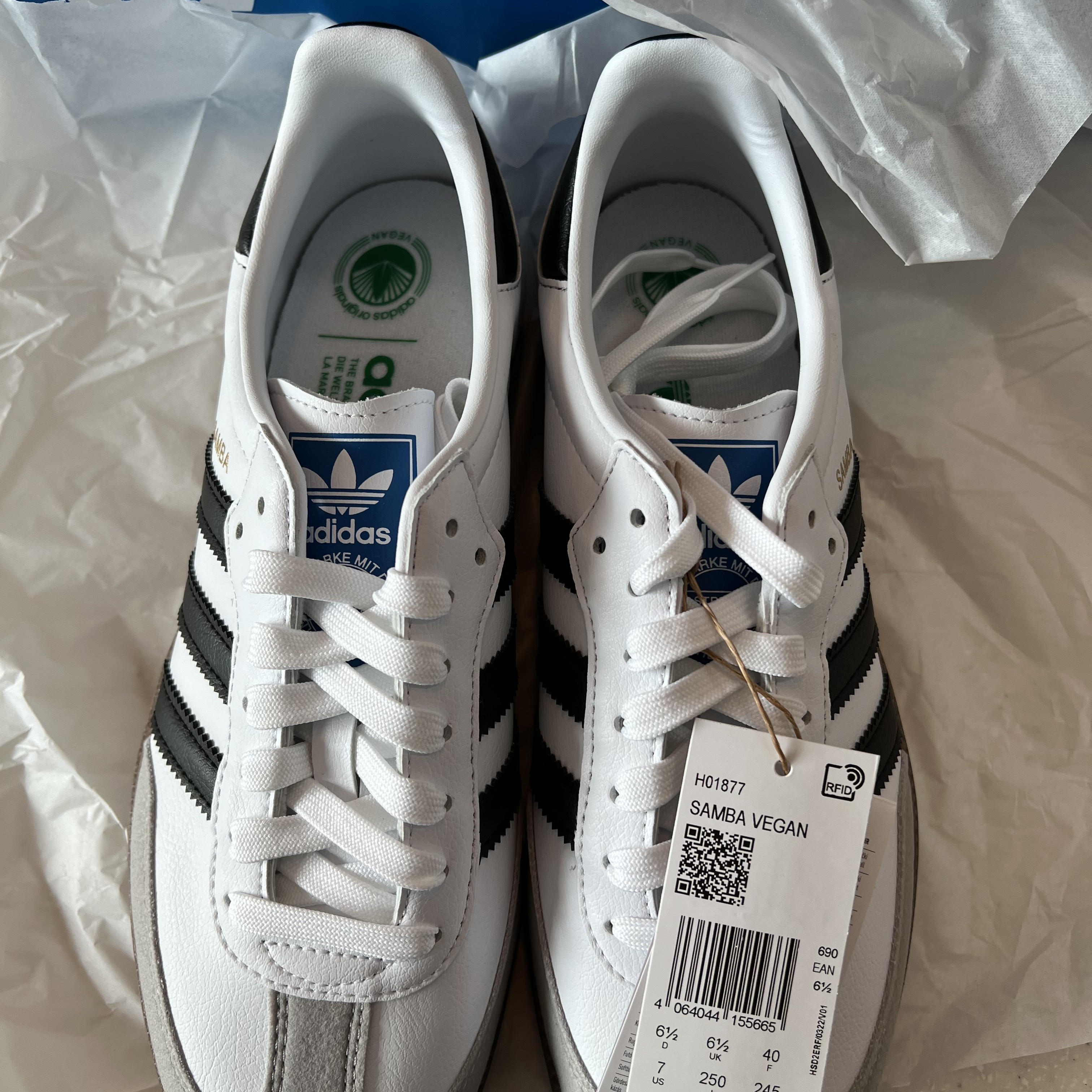 Adidas Samba Vegan White Black 착용 스타일