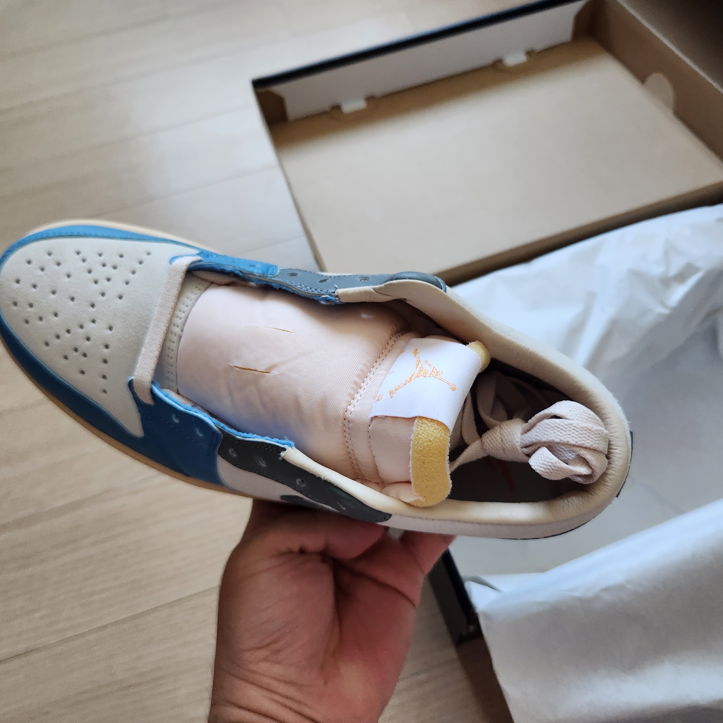 Jordan 1 Low SE Tokyo 96 착용 스타일 - 2