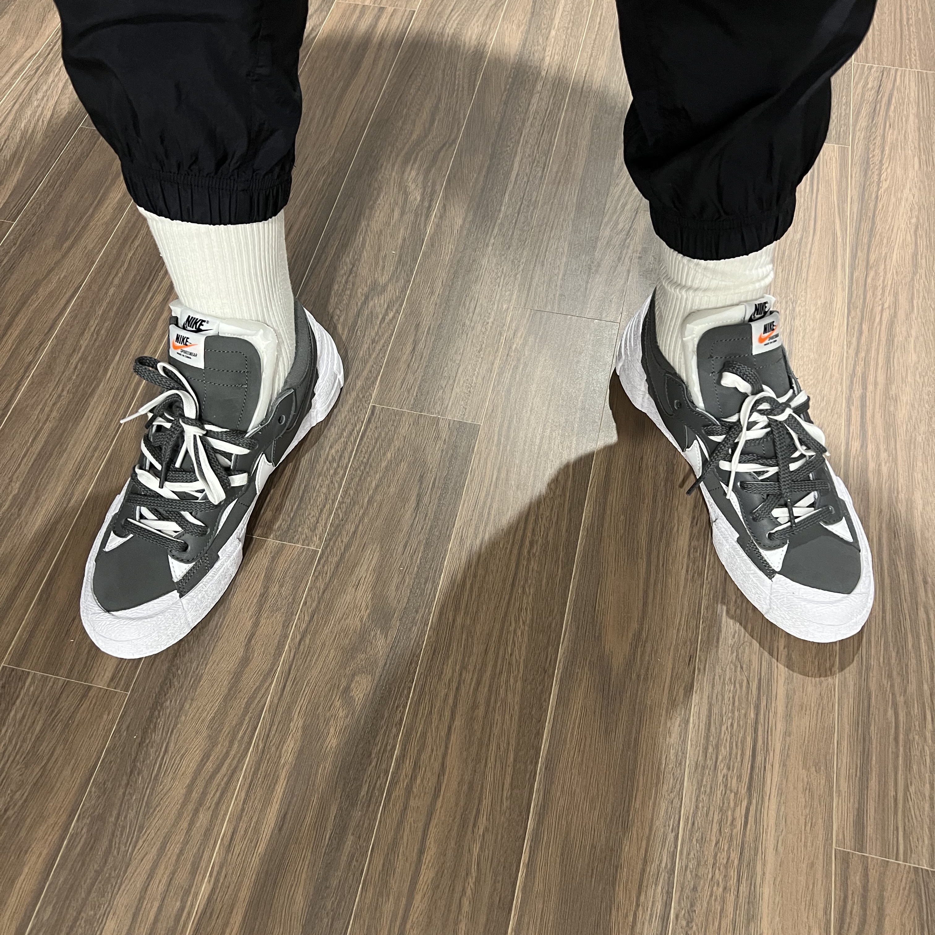 Nike x Sacai Blazer Low Iron Grey 착용 스타일 - 3