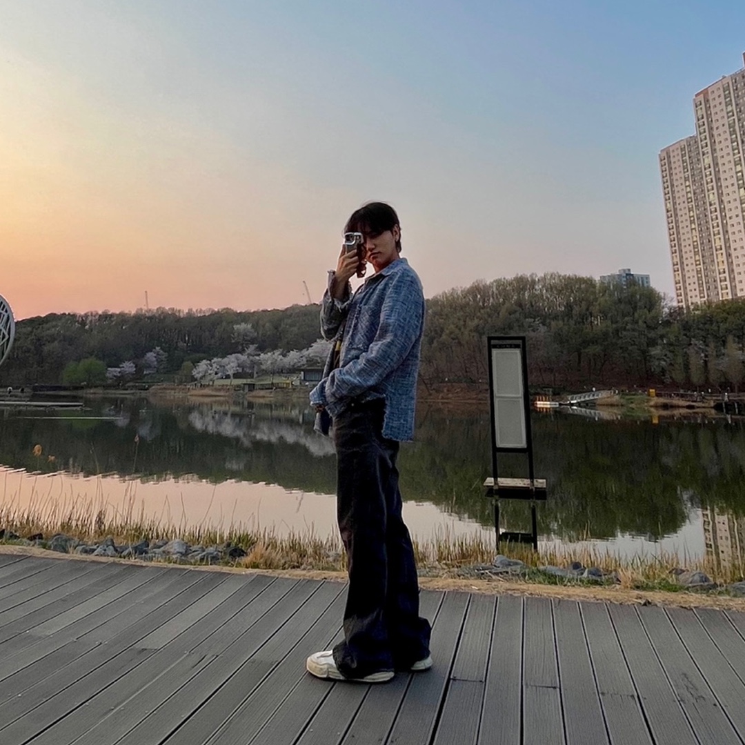 Maison Mihara Yasuhiro Baker OG Sole OD Canvas Low-top Sneakers White 착용 스타일 - 1