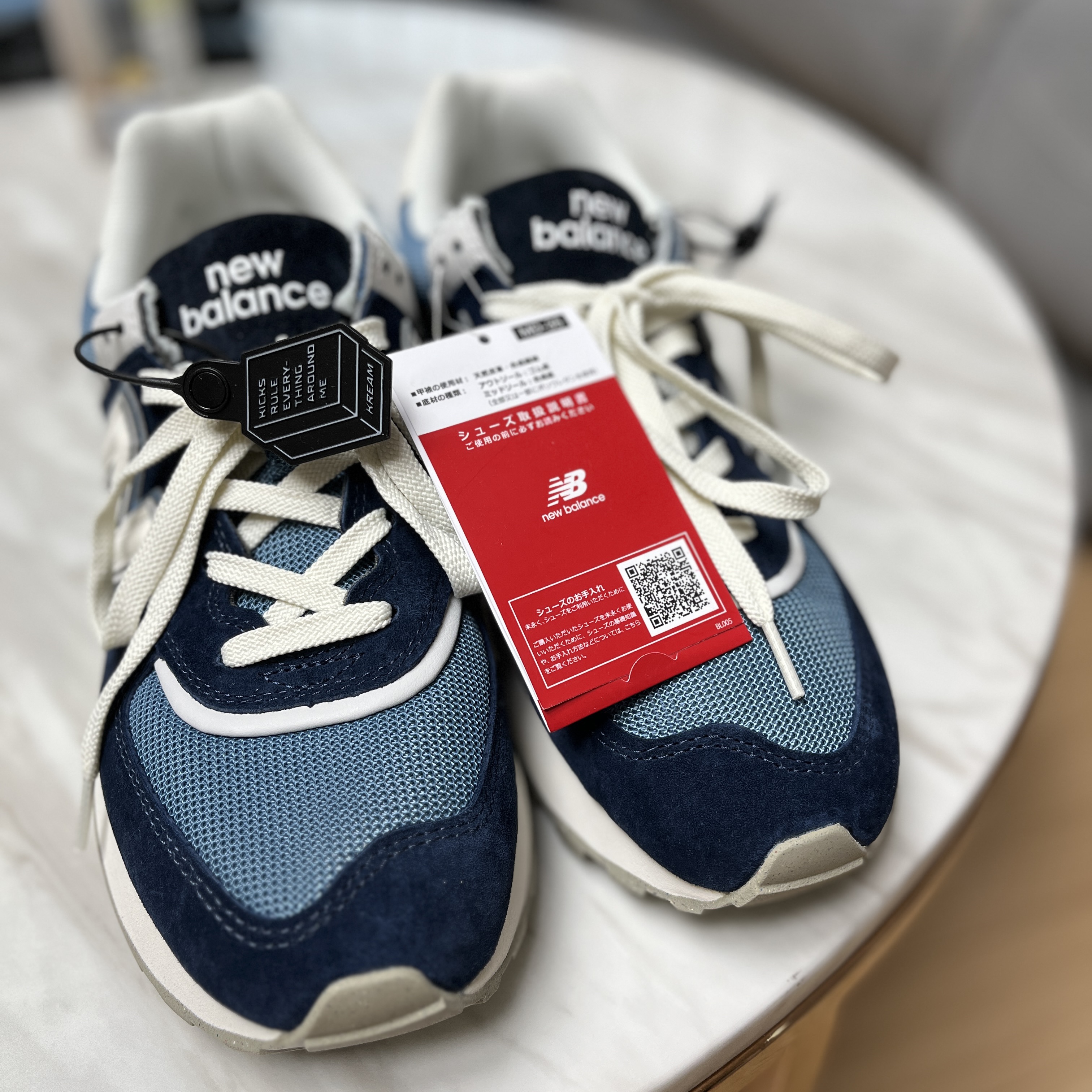New Balance 574 Legacy Navy Sea Salt 착용 스타일 - 3