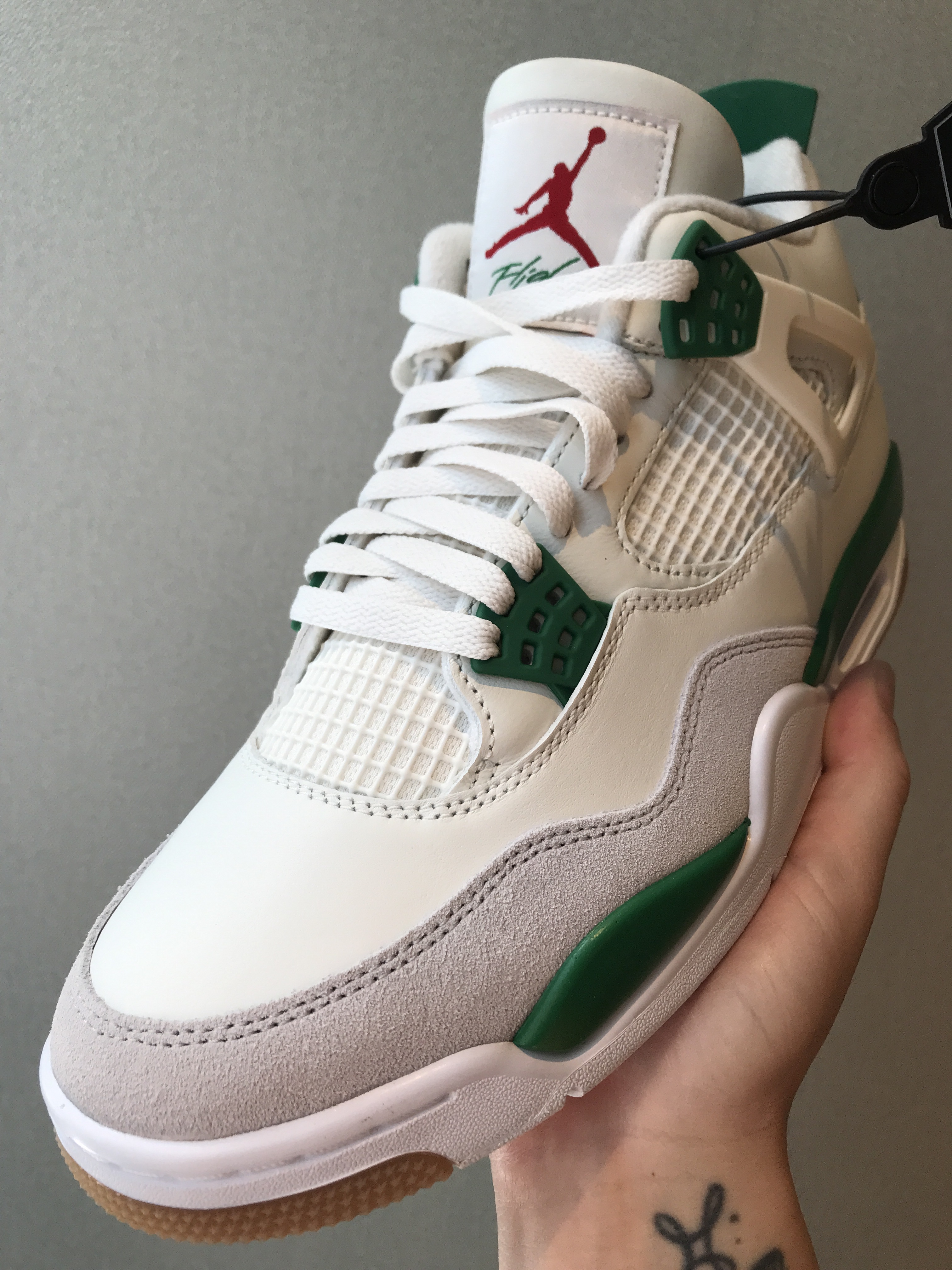 Jordan 4 x Nike SB Retro SP Pine Green 착용 스타일 - 3