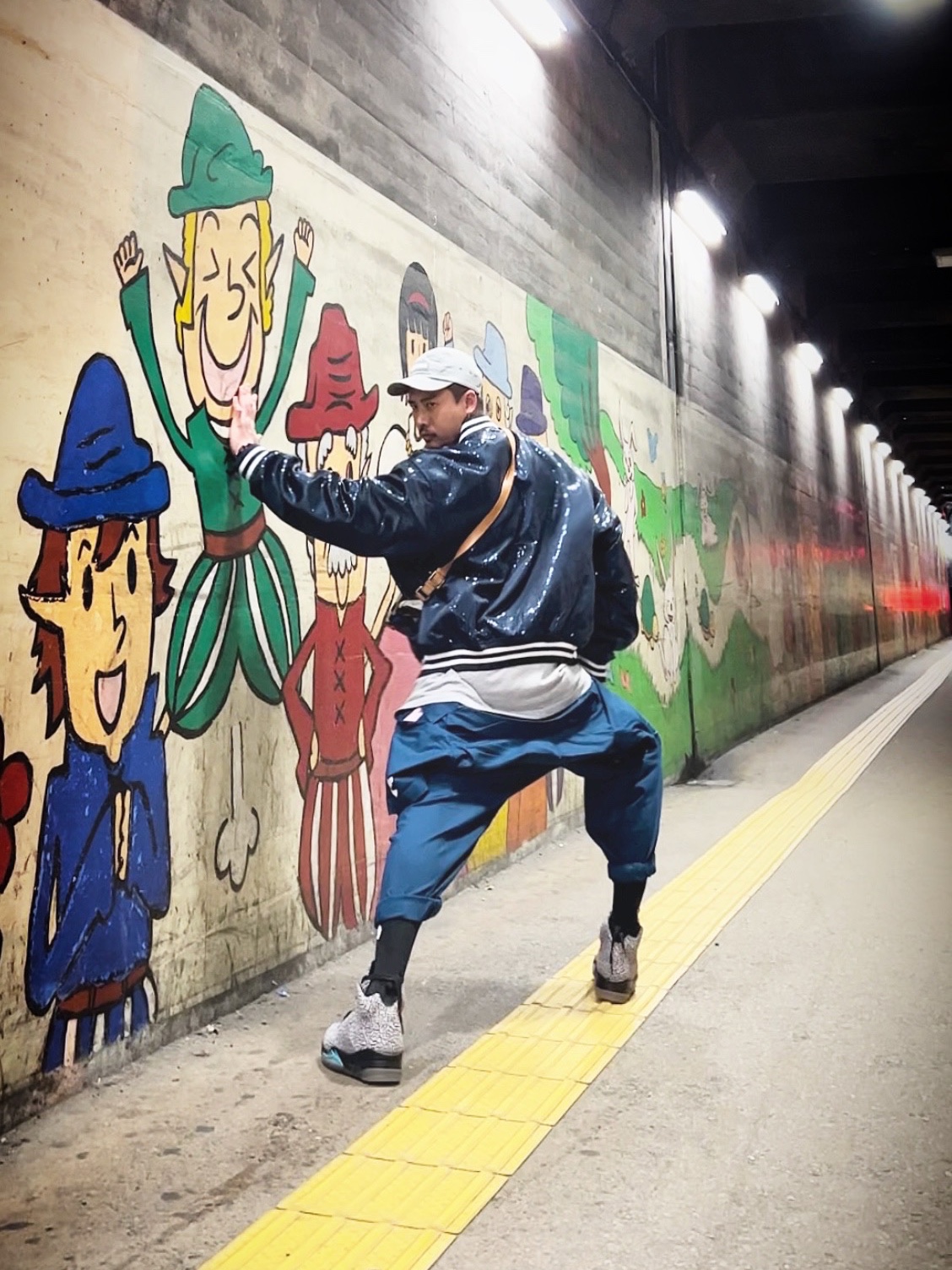 Supreme Mitchell & Ness Sequin Varsity Jacket Navy - 23SS, Nike x Parra SB Team USA Coveralls Brave Blue - US/EU 착용 스타일 - 5
