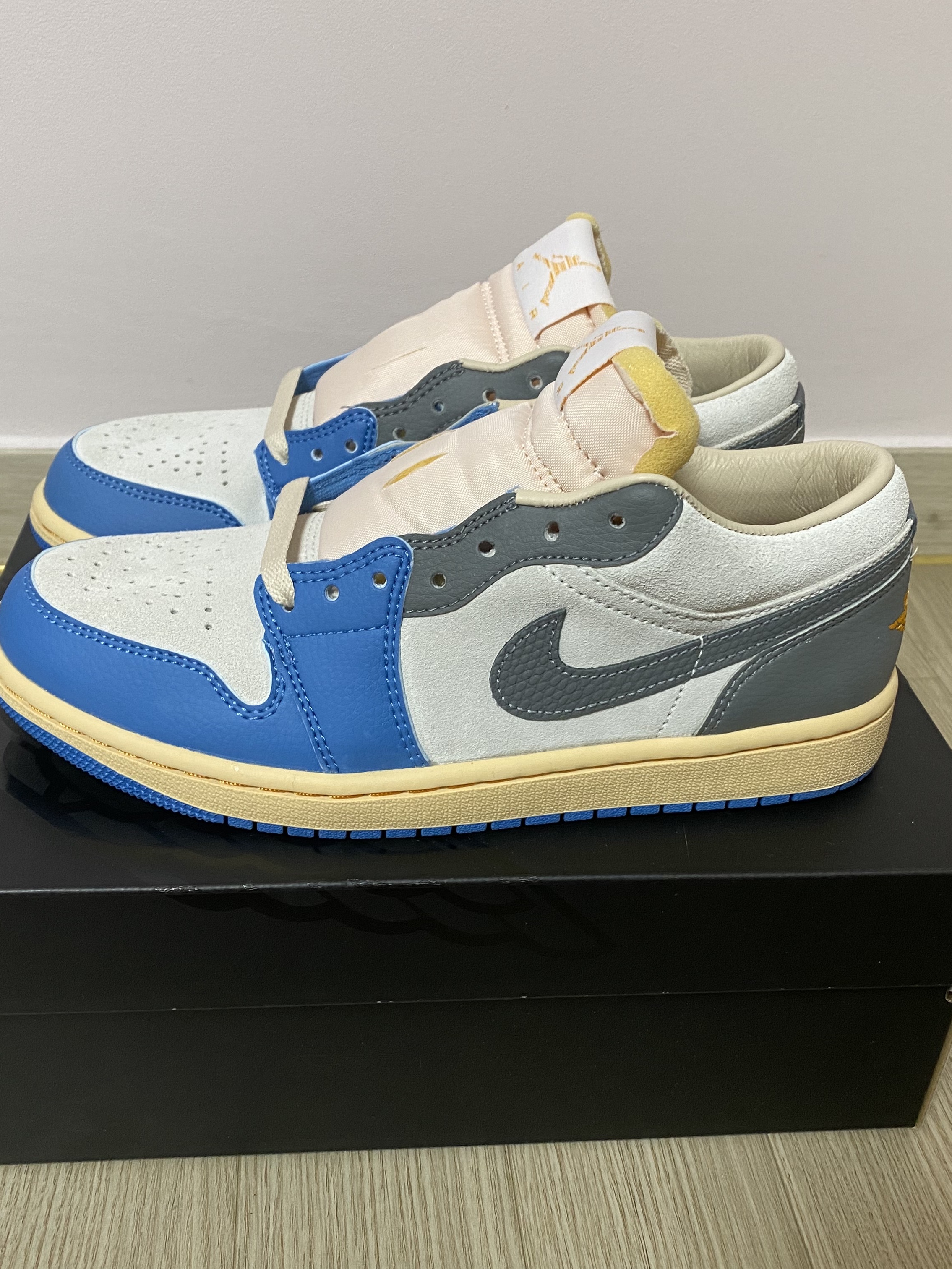 Jordan 1 Low SE Tokyo 96 착용 스타일 - 3