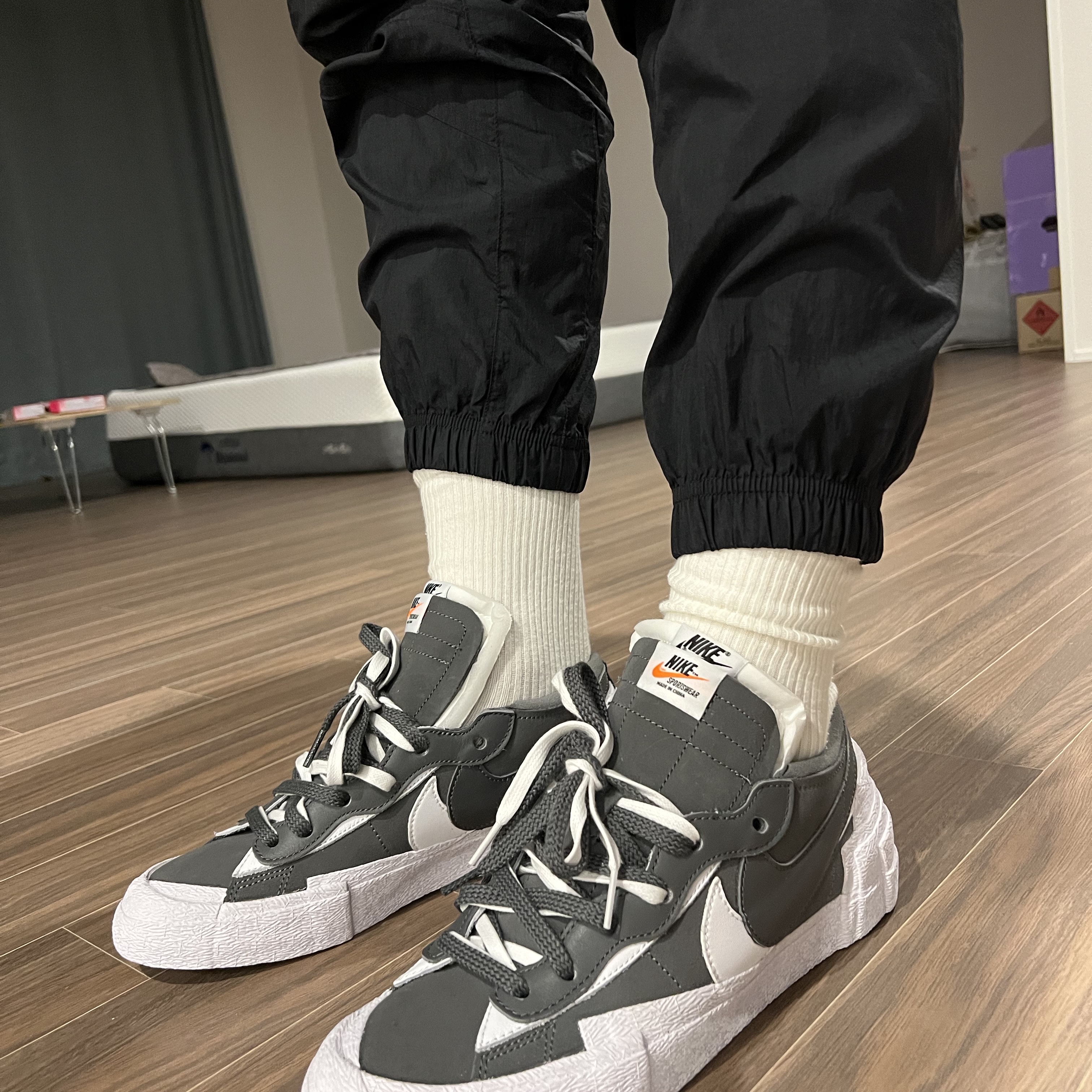 Nike x Sacai Blazer Low Iron Grey 착용 스타일 - 2