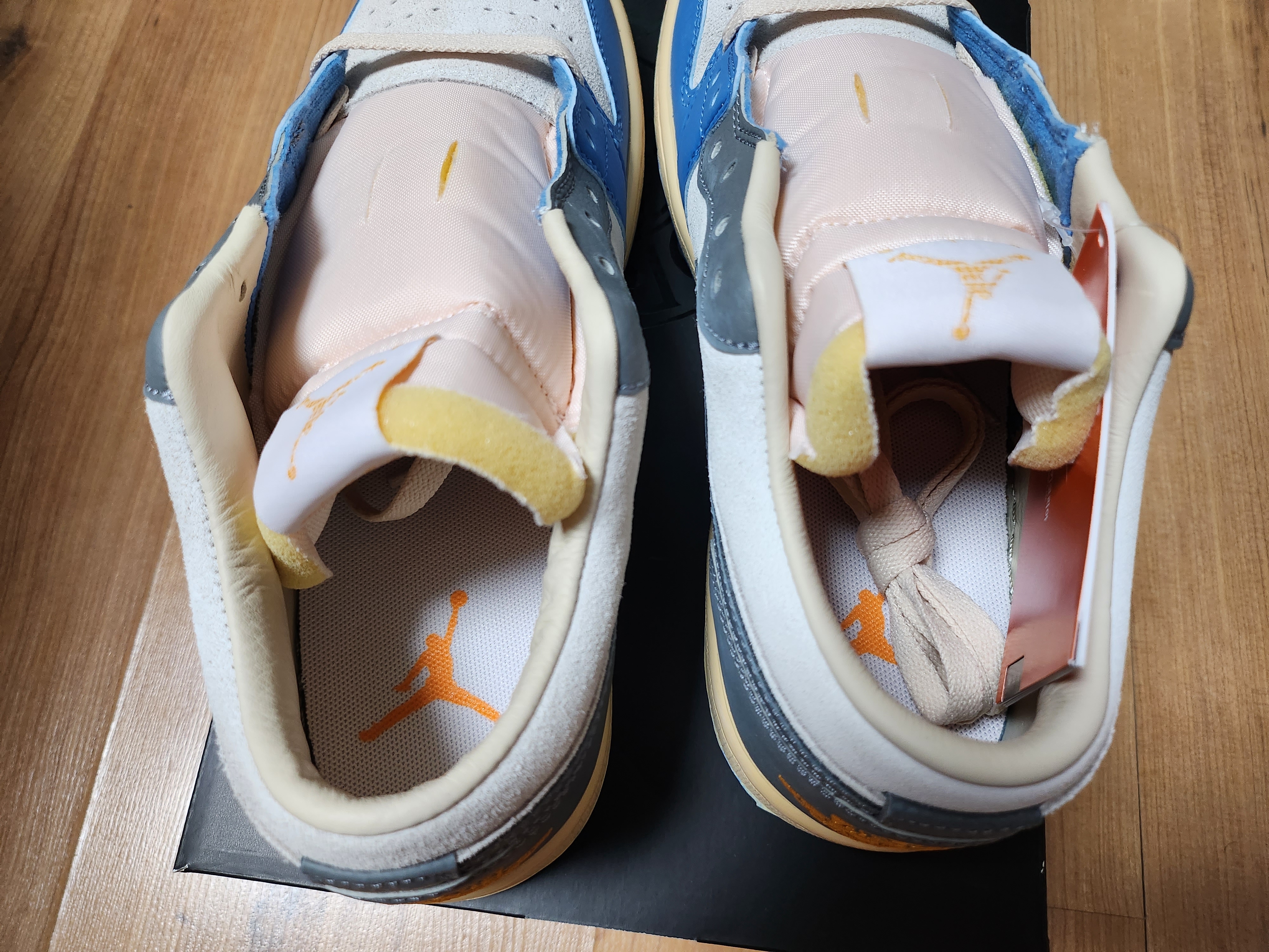Jordan 1 Low SE Tokyo 96 착용 스타일 - 3