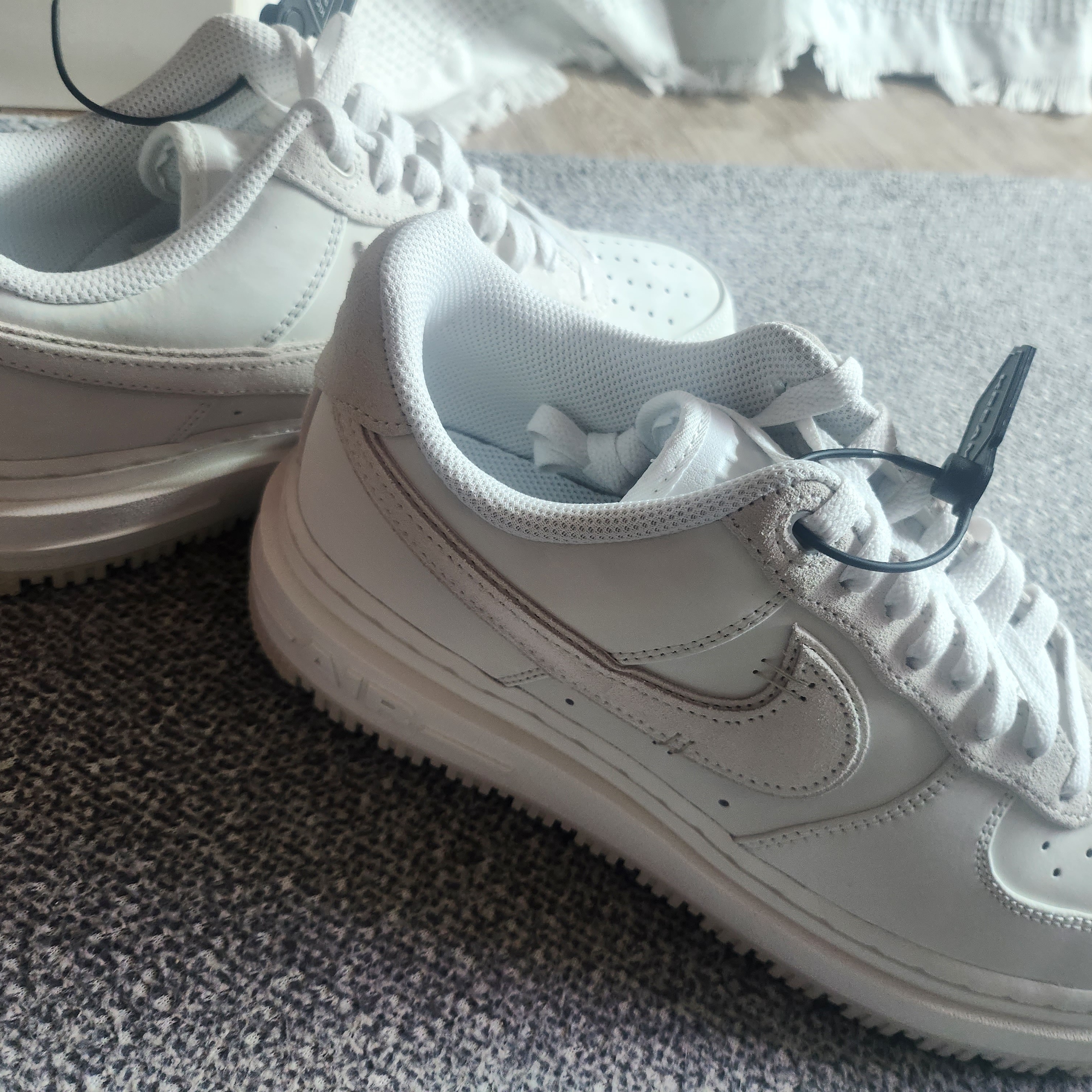Nike Air Force 1 Luxe Summit White 착용 스타일