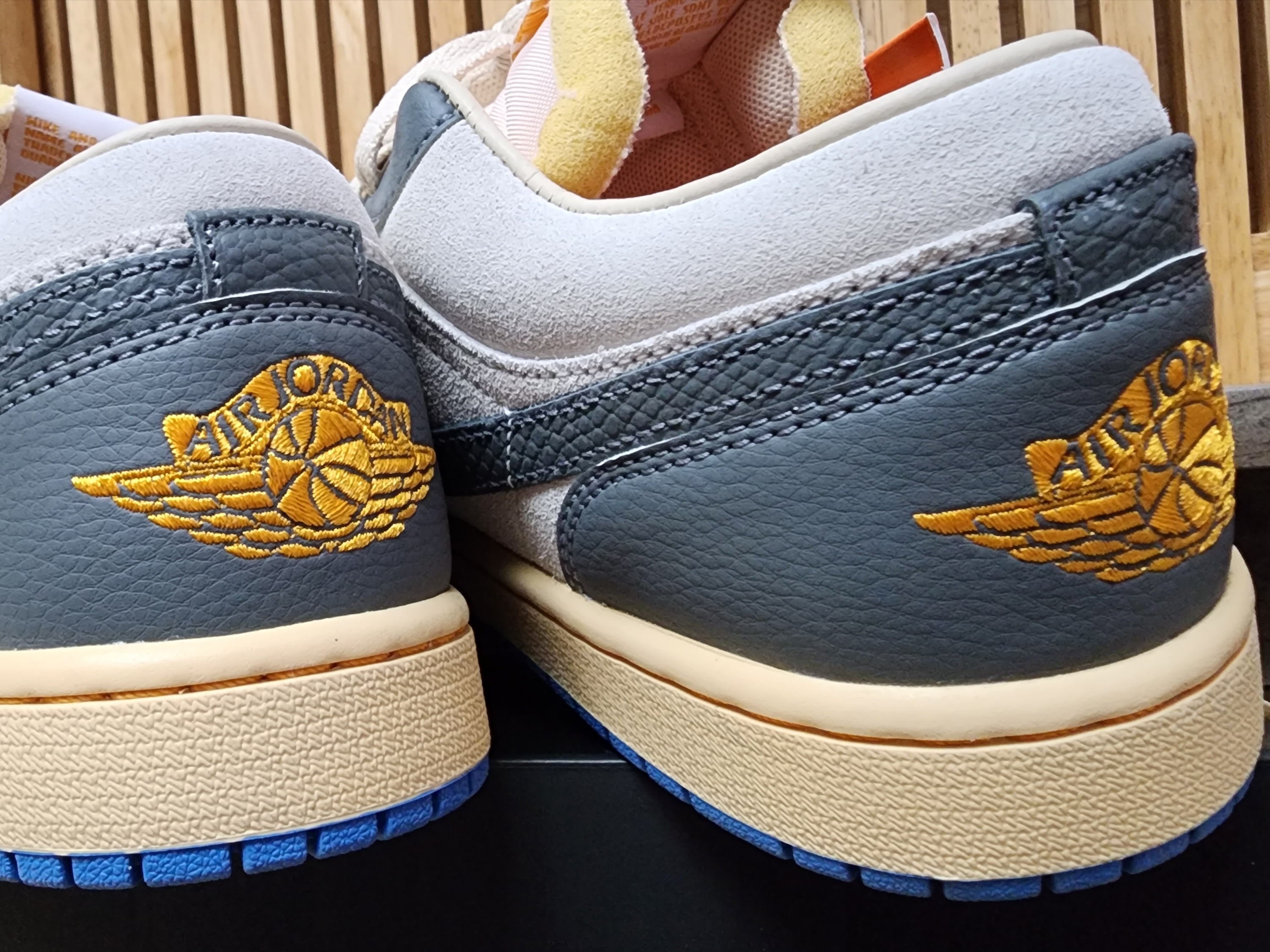Jordan 1 Low SE Tokyo 96 착용 스타일 - 1