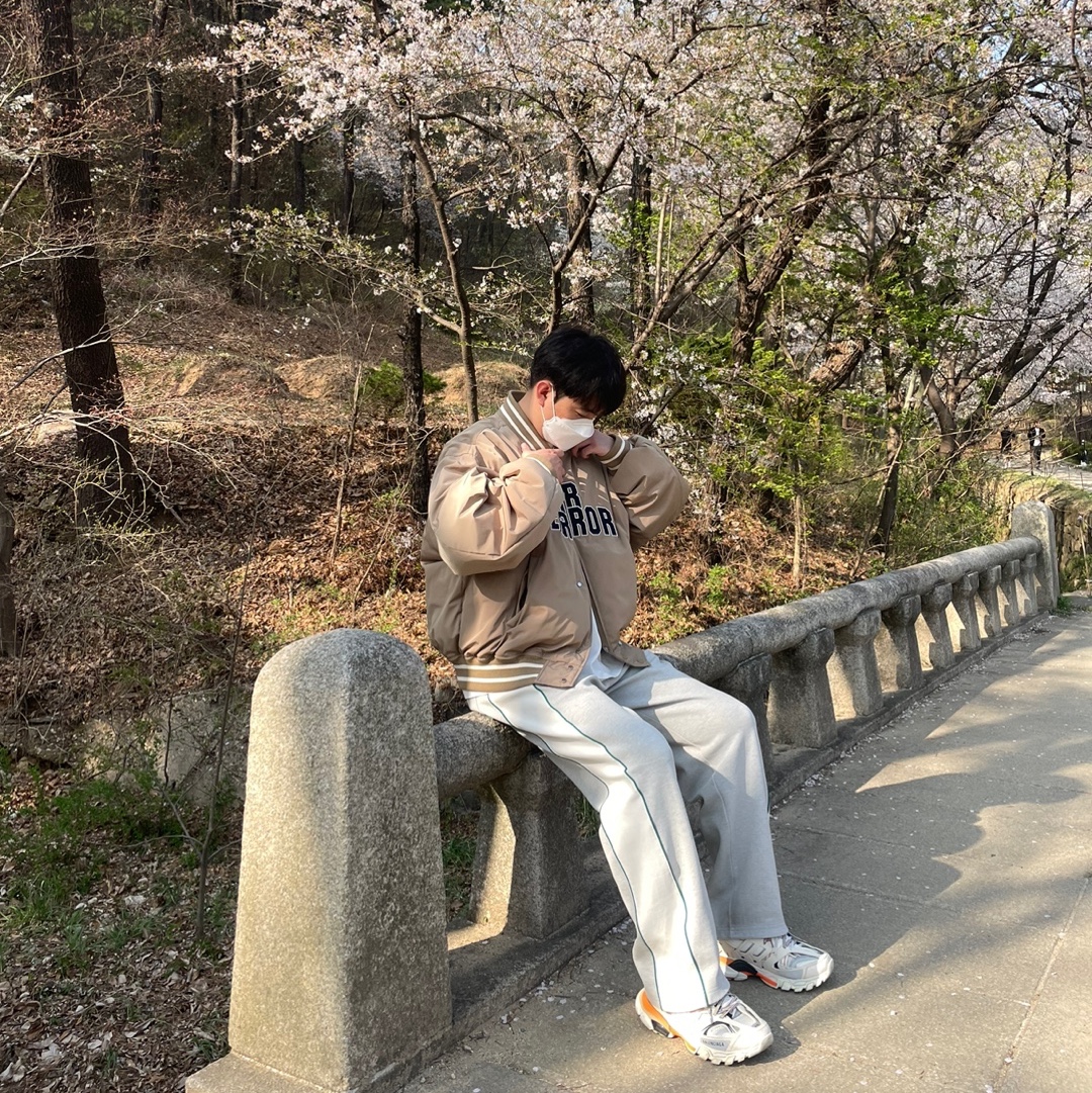 Ader Error Og; Tab @JK Beige, Balenciaga Track Sneakers White Orange 2019 착용 스타일 - 2