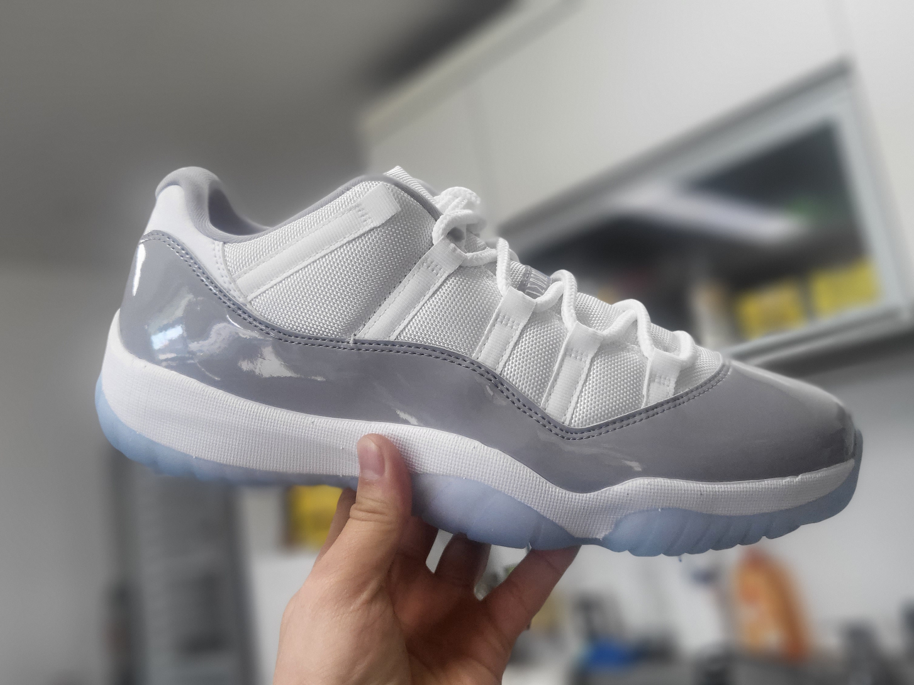 Jordan 11 Retro Low Cement Grey 착용 스타일