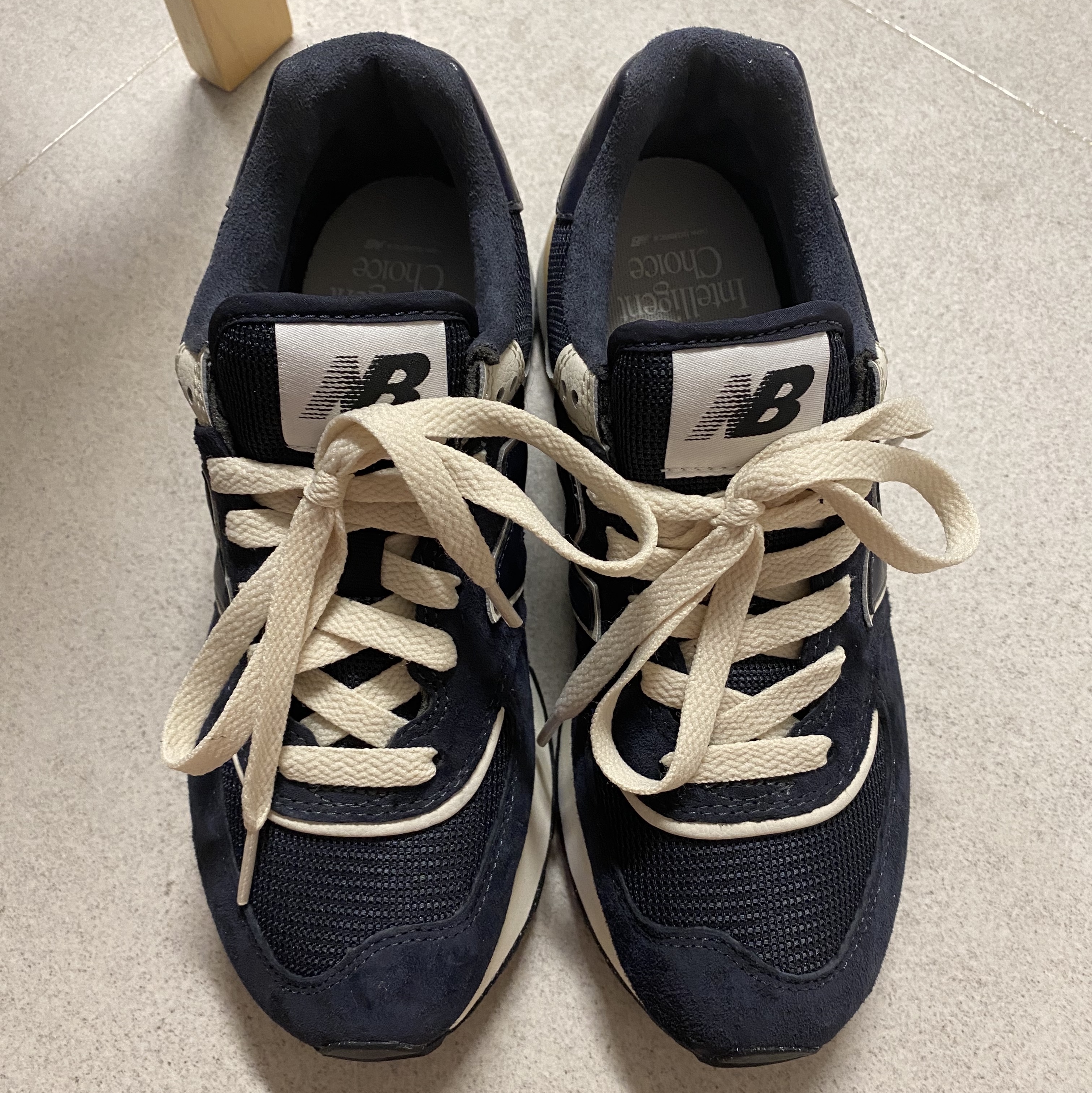 New Balance 574 Legacy Blue Navy 착용 스타일 - 2