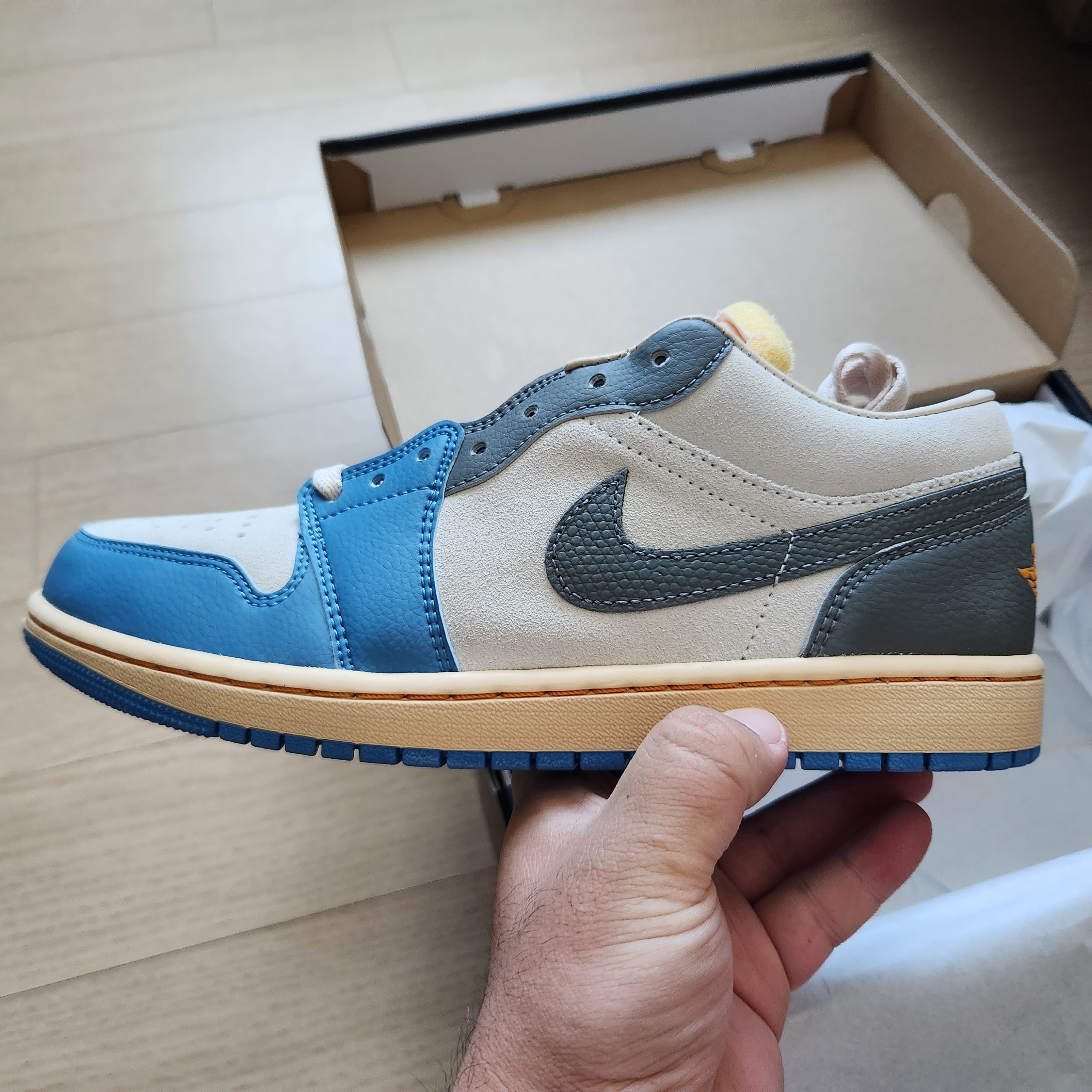 Jordan 1 Low SE Tokyo 96 착용 스타일 - 3