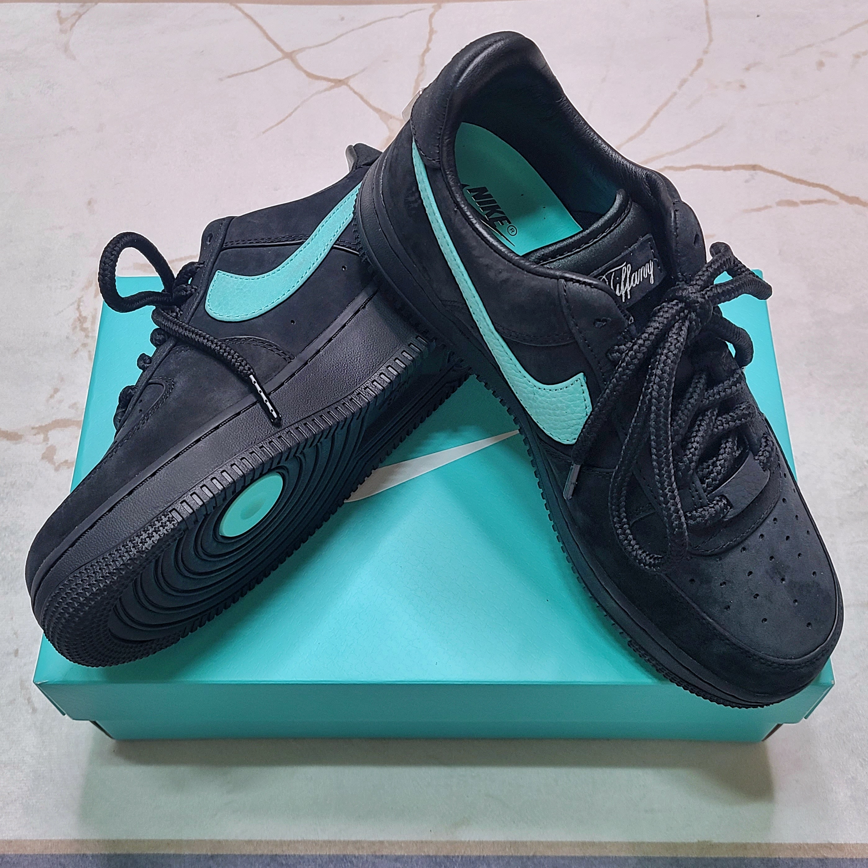 Nike x Tiffany & Co. Air Force 1 Low SP 1837 착용 스타일 - 2